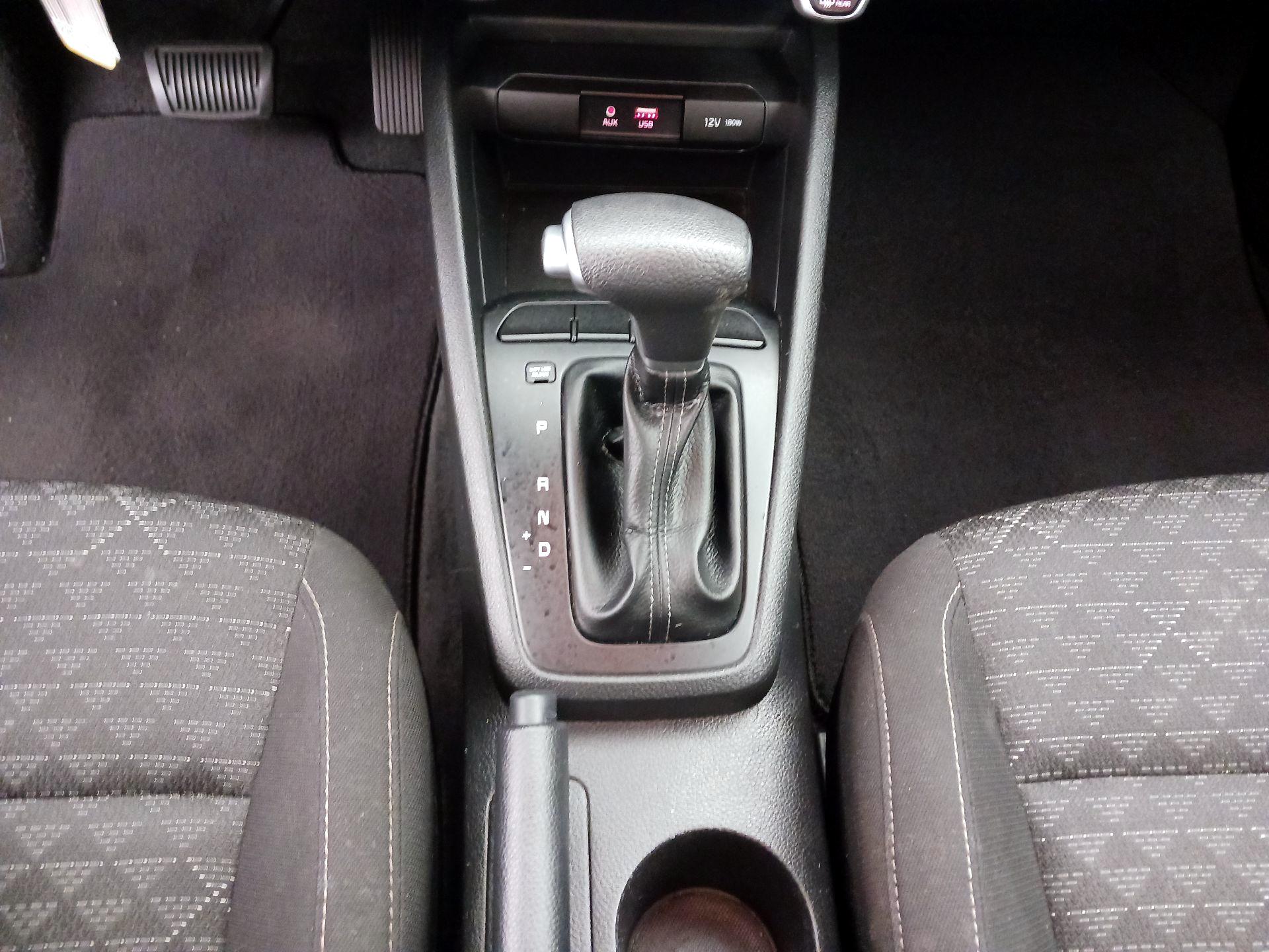 Thumbnail: 2020 Kia Rio - 17