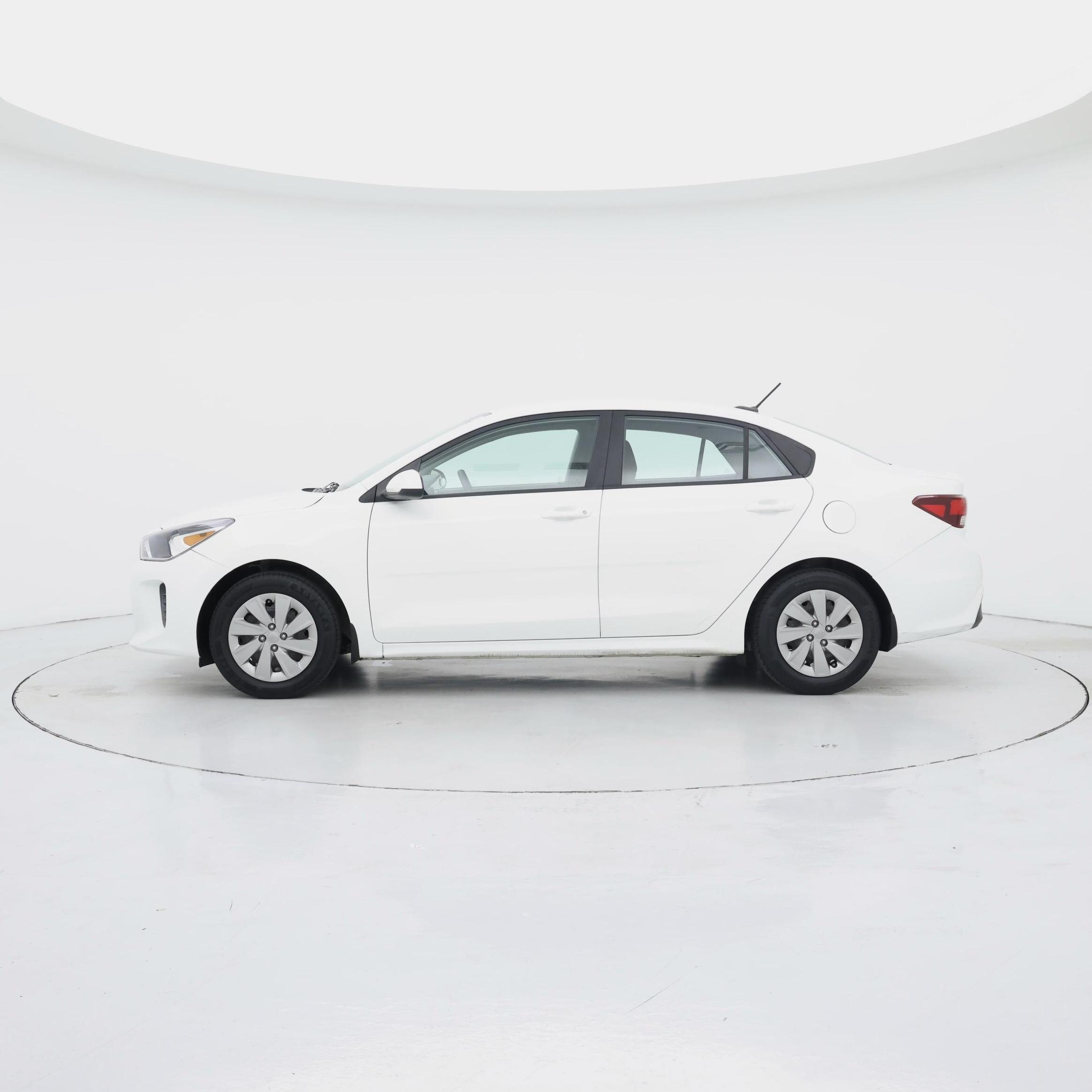 Thumbnail: 2020 Kia Rio - 3