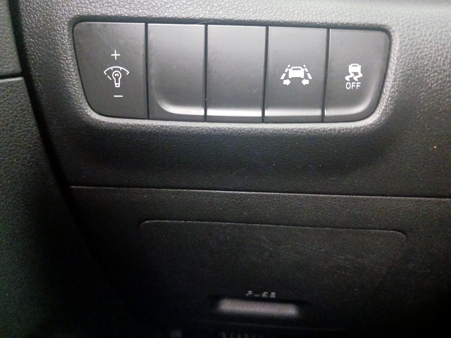 Thumbnail: 2021 Hyundai Kona - 13