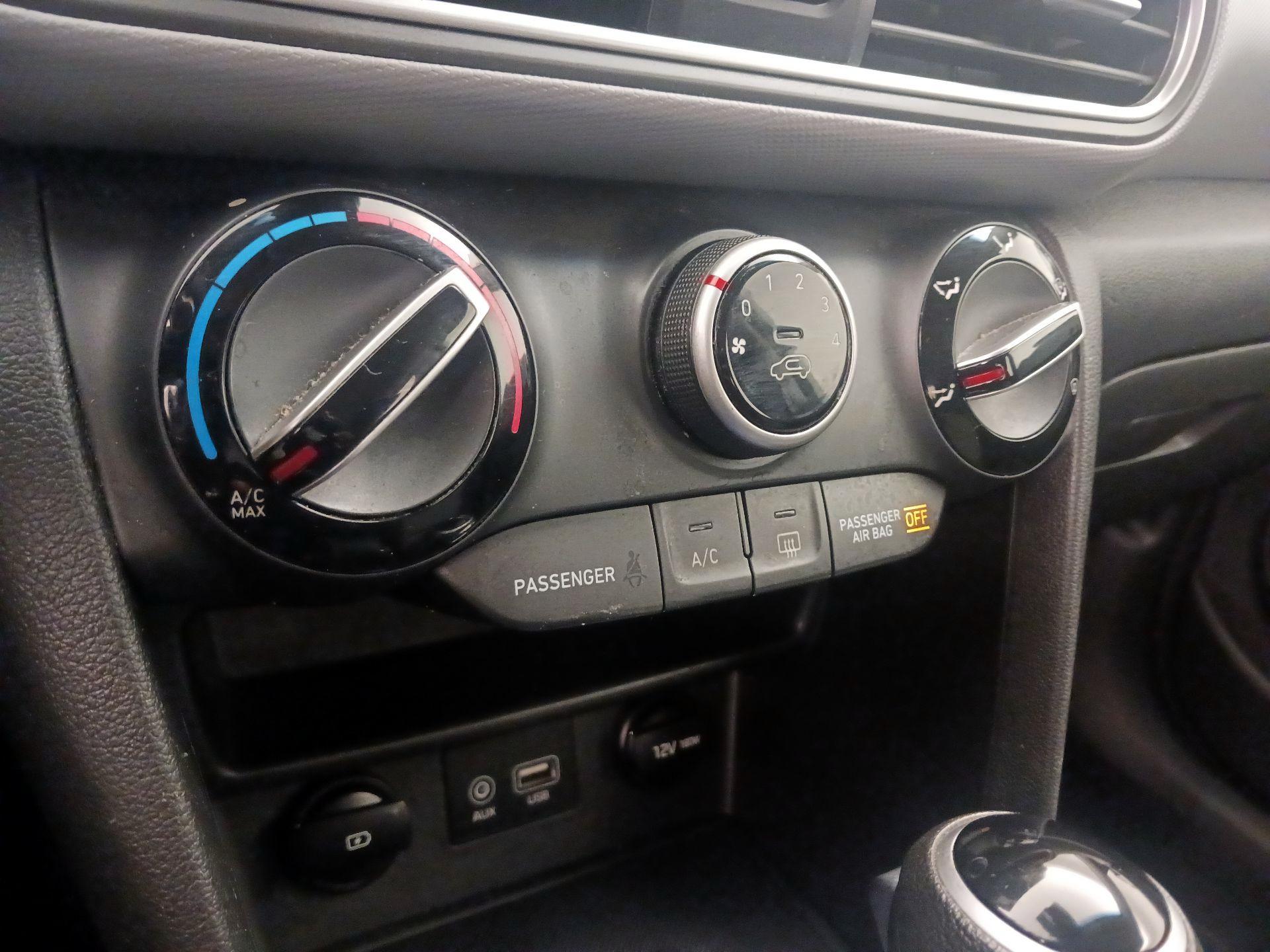 Thumbnail: 2021 Hyundai Kona - 16