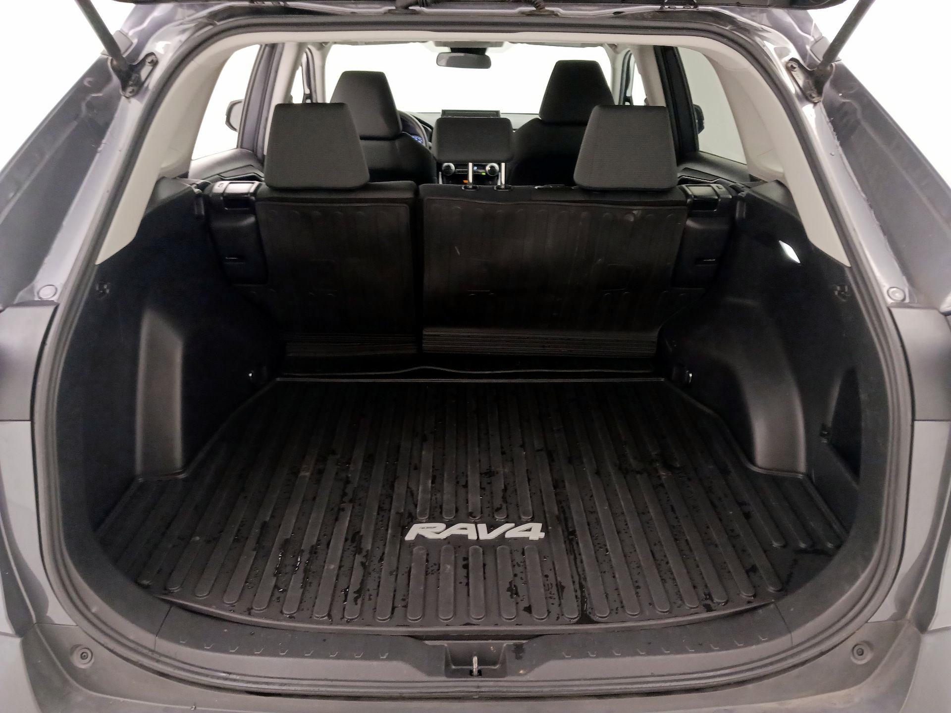 Thumbnail: 2022 Toyota RAV4 - 20