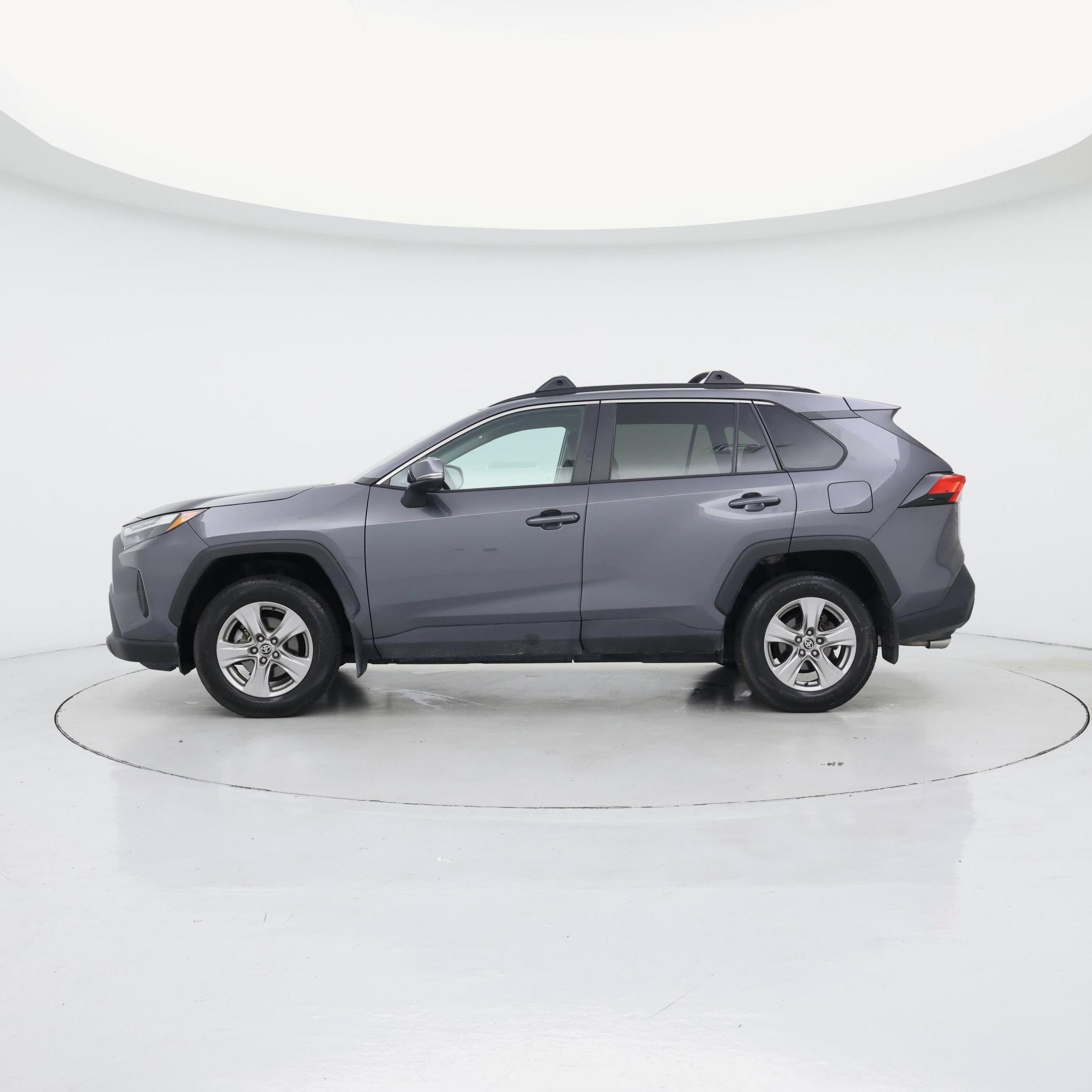 Thumbnail: 2022 Toyota RAV4 - 3