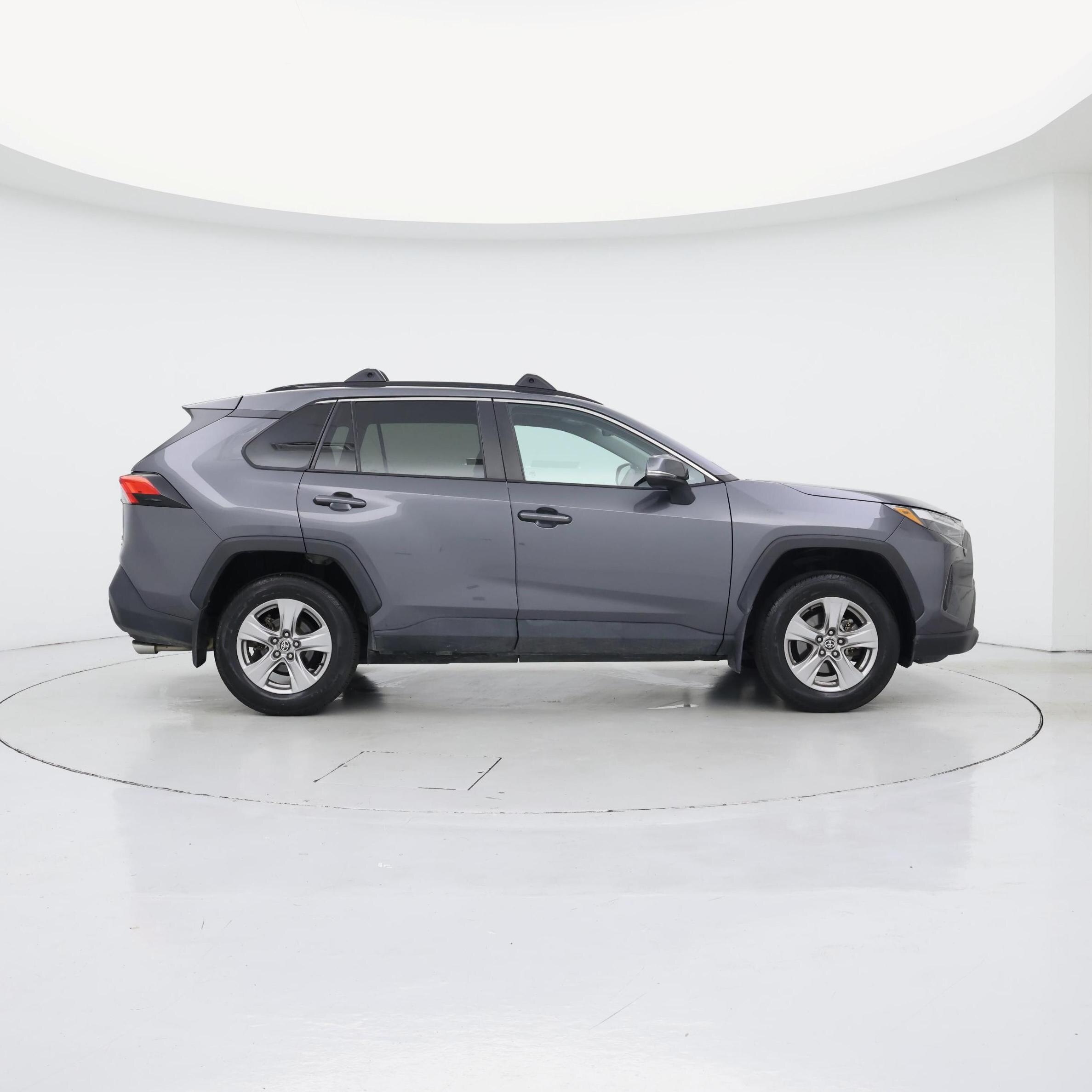Thumbnail: 2022 Toyota RAV4 - 7