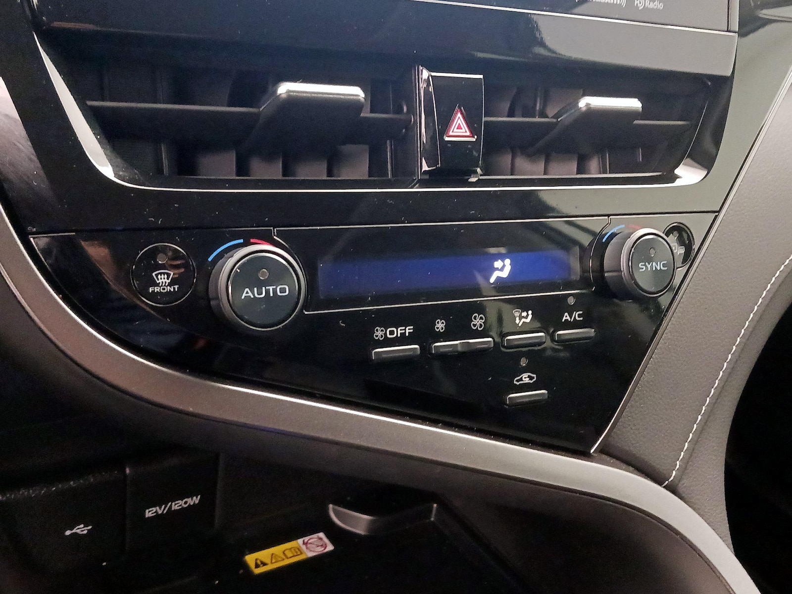2024 Toyota Camry XSE - Photo 18