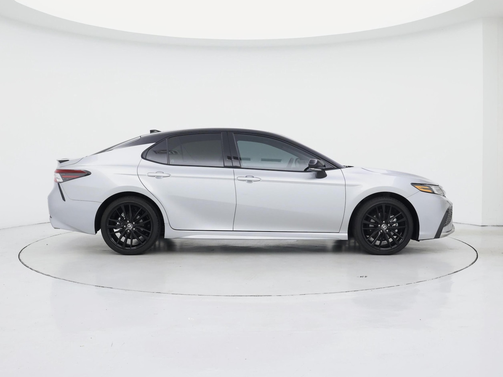 2024 Toyota Camry XSE - Photo 8
