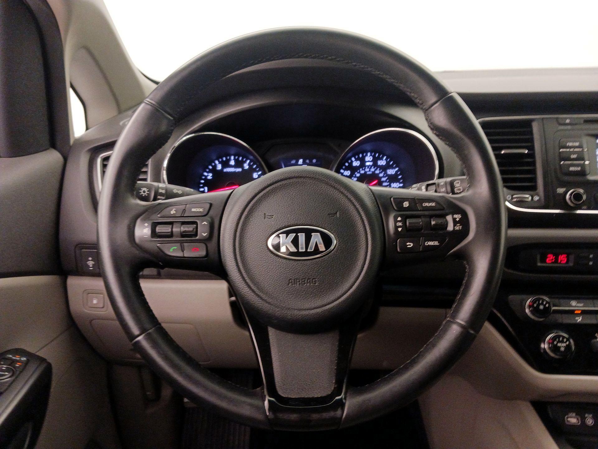 Thumbnail: 2017 Kia Sedona - 10