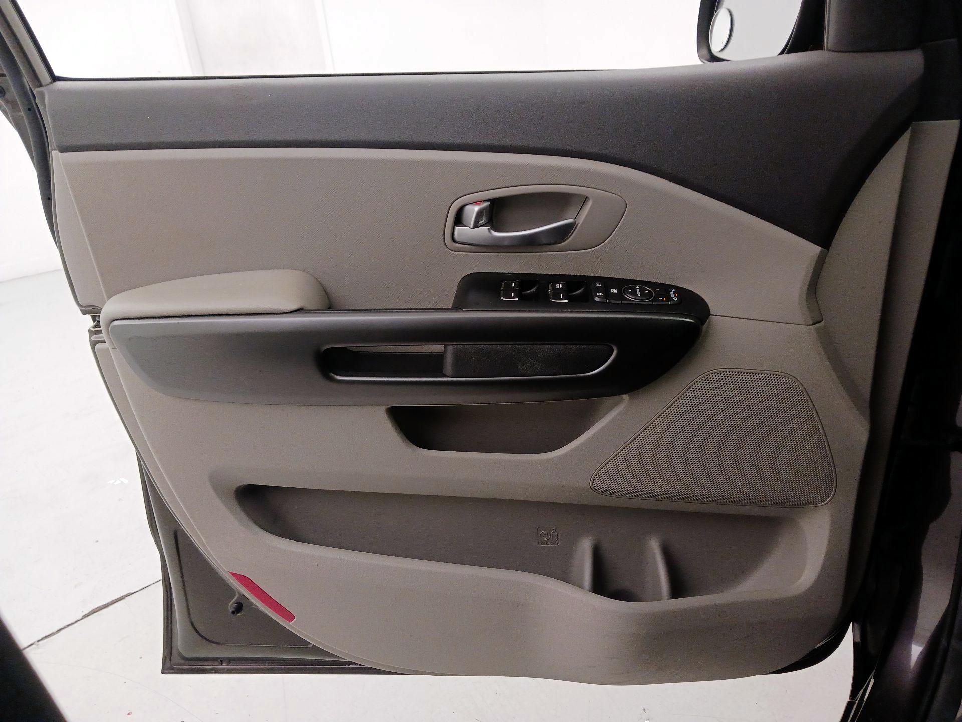 Thumbnail: 2017 Kia Sedona - 12