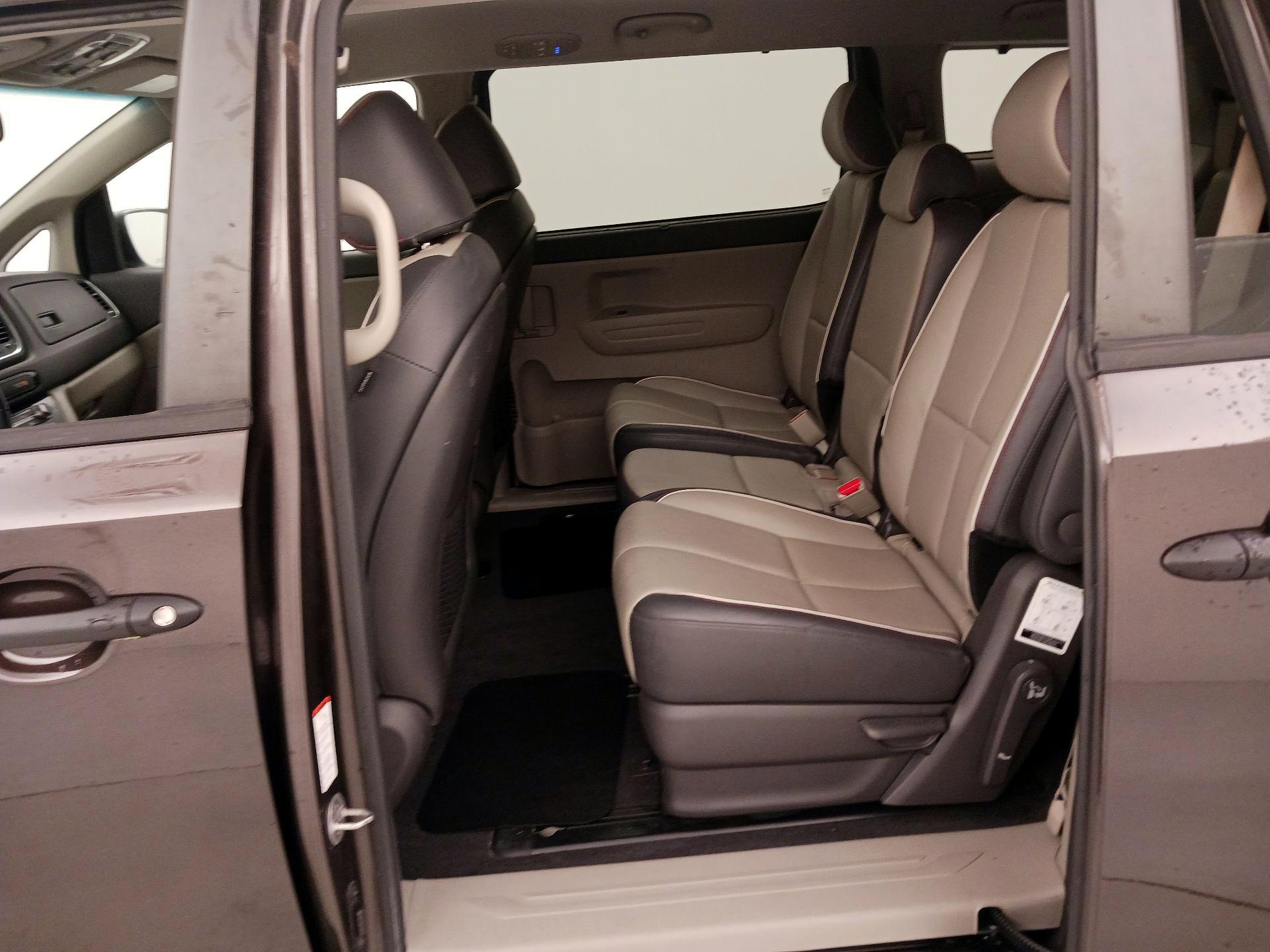 Thumbnail: 2017 Kia Sedona - 19
