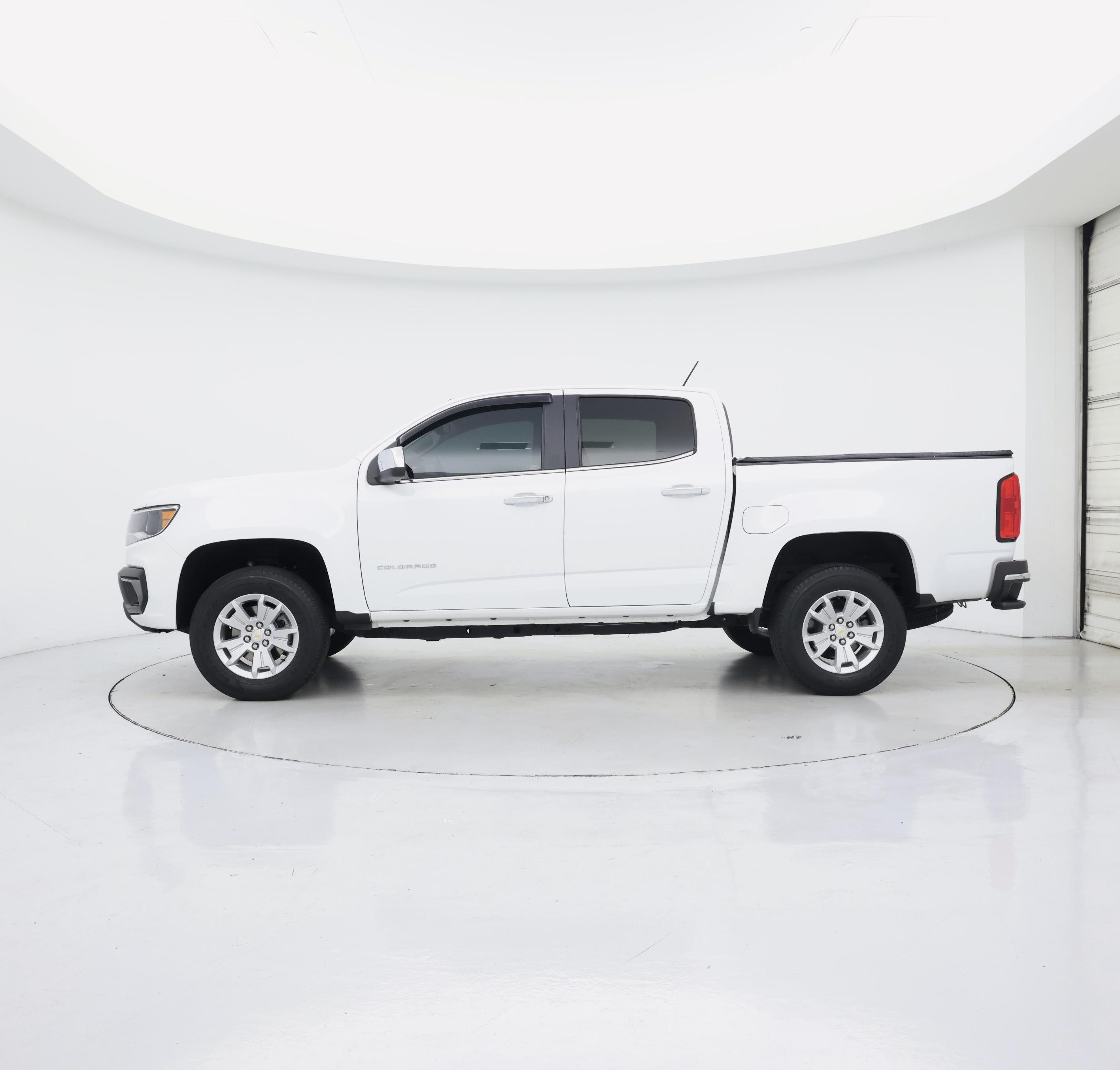 Thumbnail: 2022 Chevrolet Colorado - 3