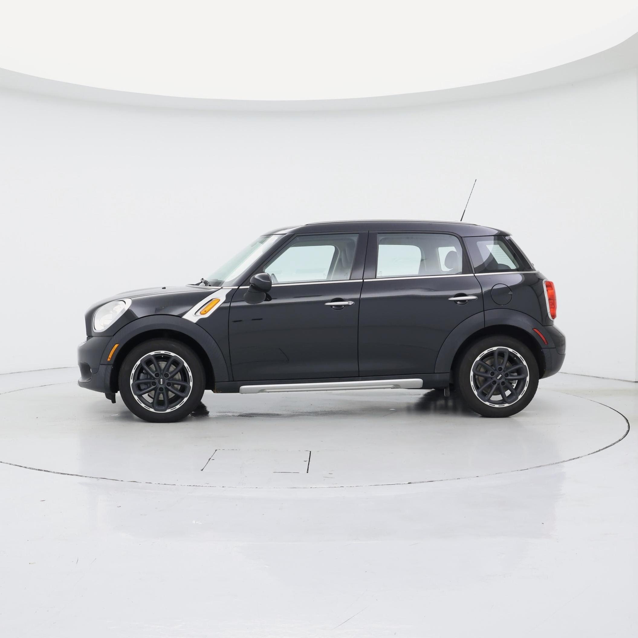 Thumbnail: 2015 MINI Cooper Countryman - 3