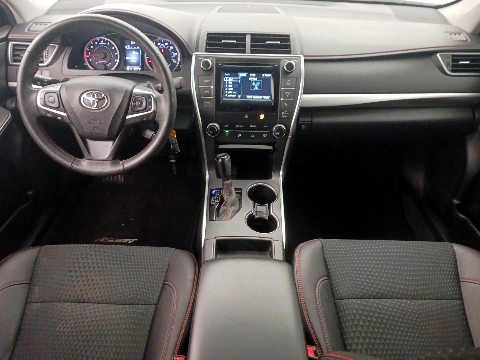 Thumbnail: 2015 Toyota Camry - 9