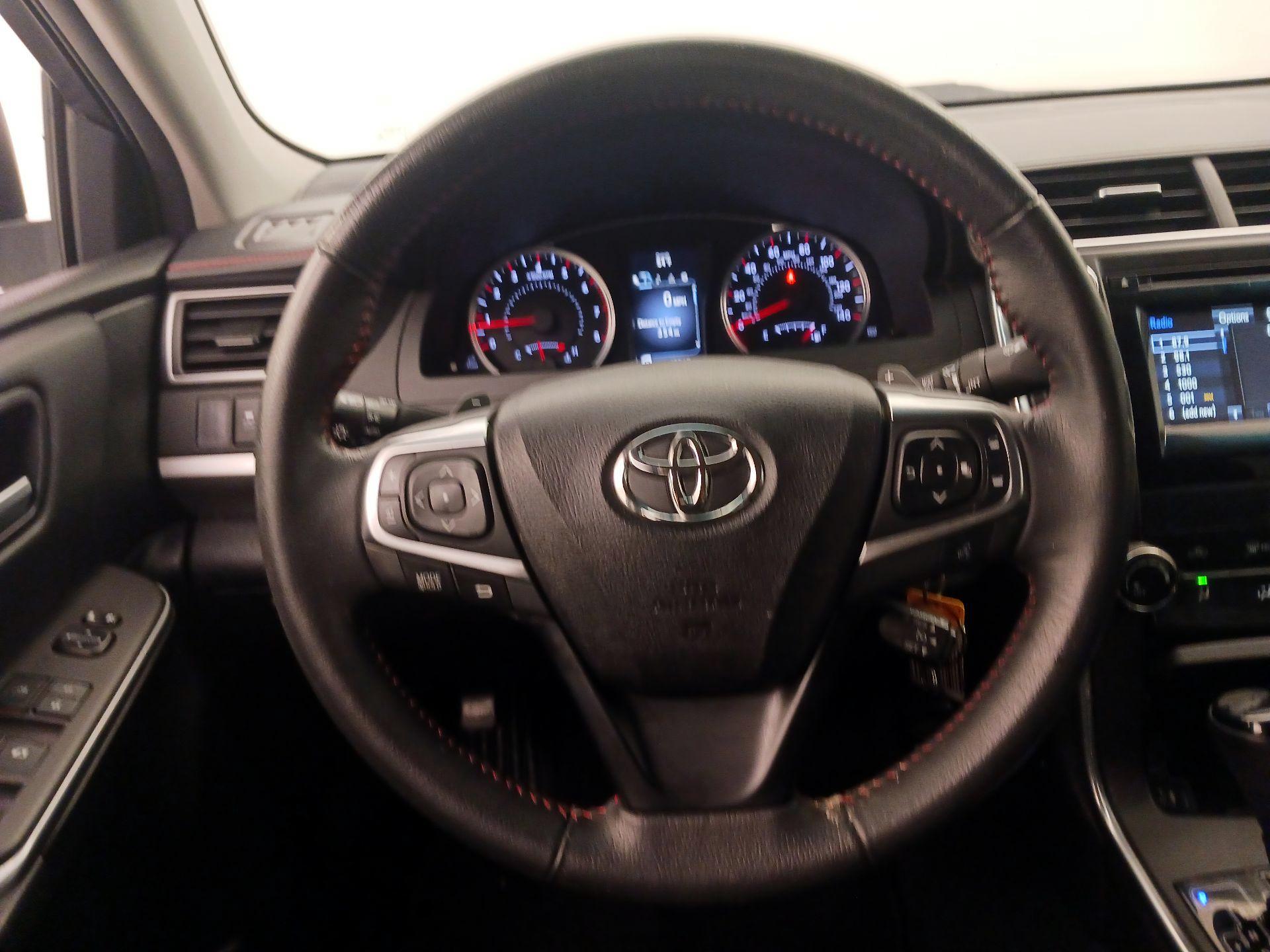 Thumbnail: 2015 Toyota Camry - 10