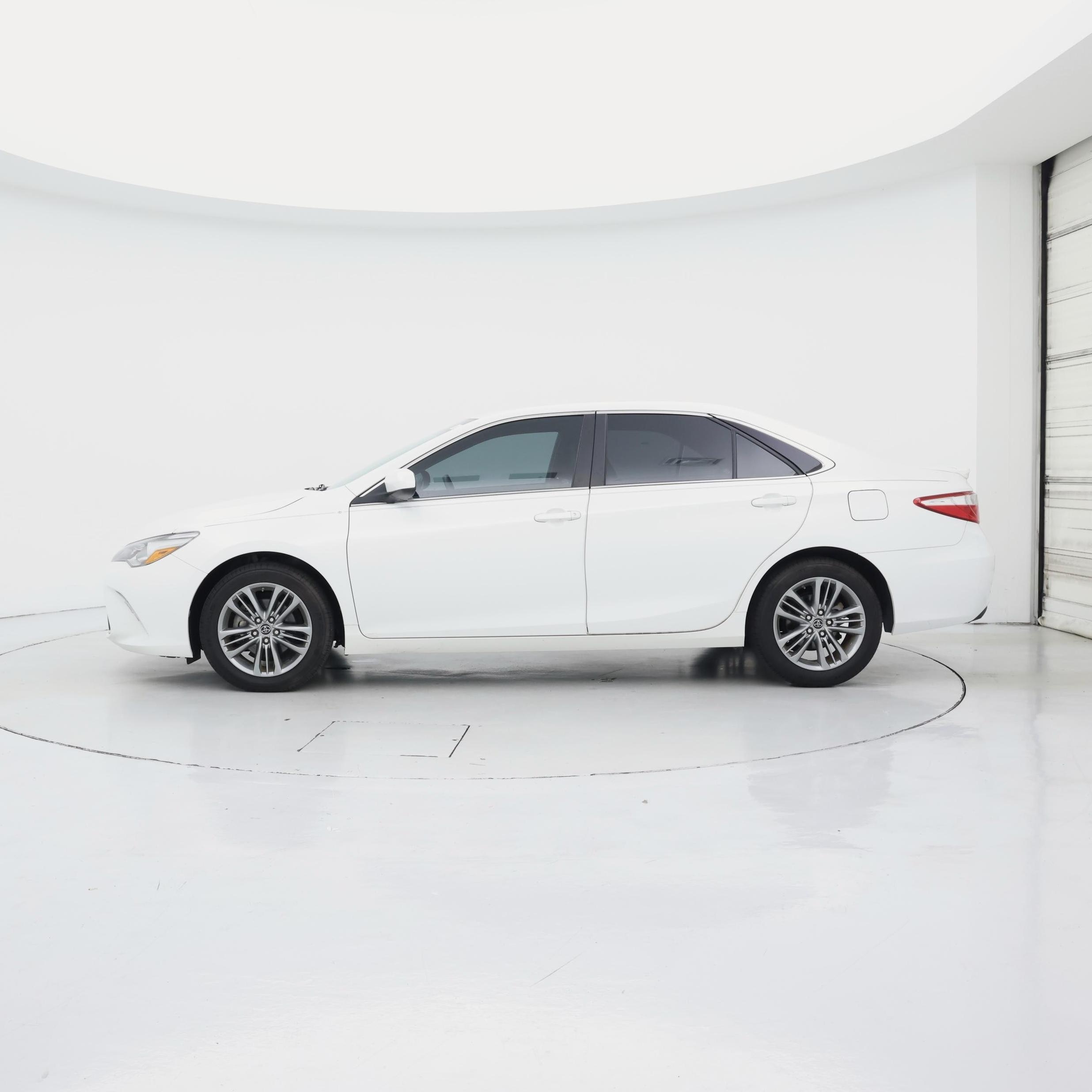 Thumbnail: 2015 Toyota Camry - 3