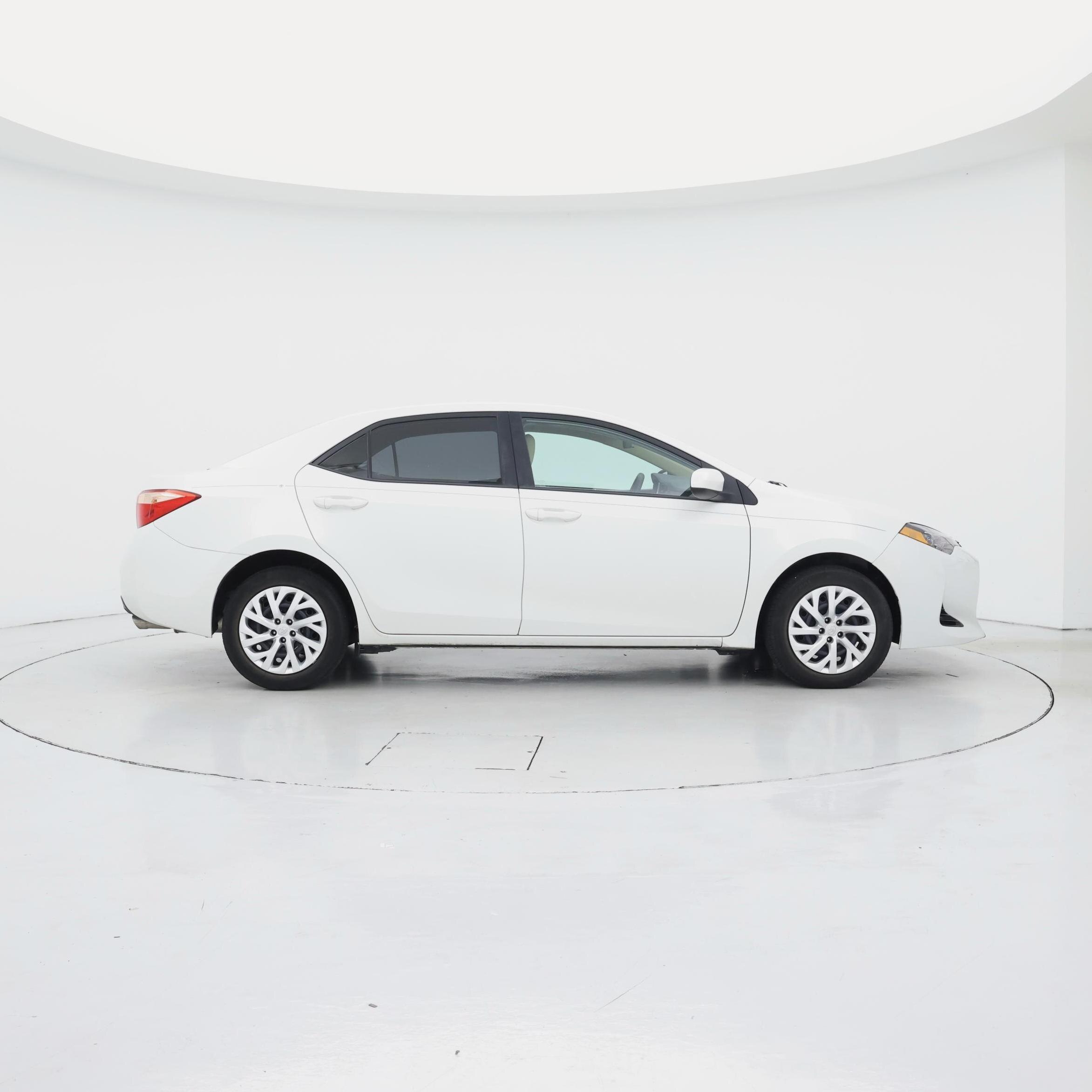 Thumbnail: 2018 Toyota Corolla - 7