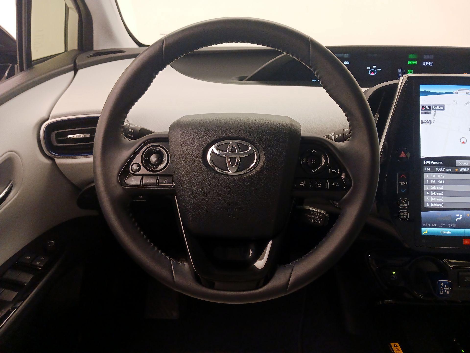 Thumbnail: 2020 Toyota Prius - 10