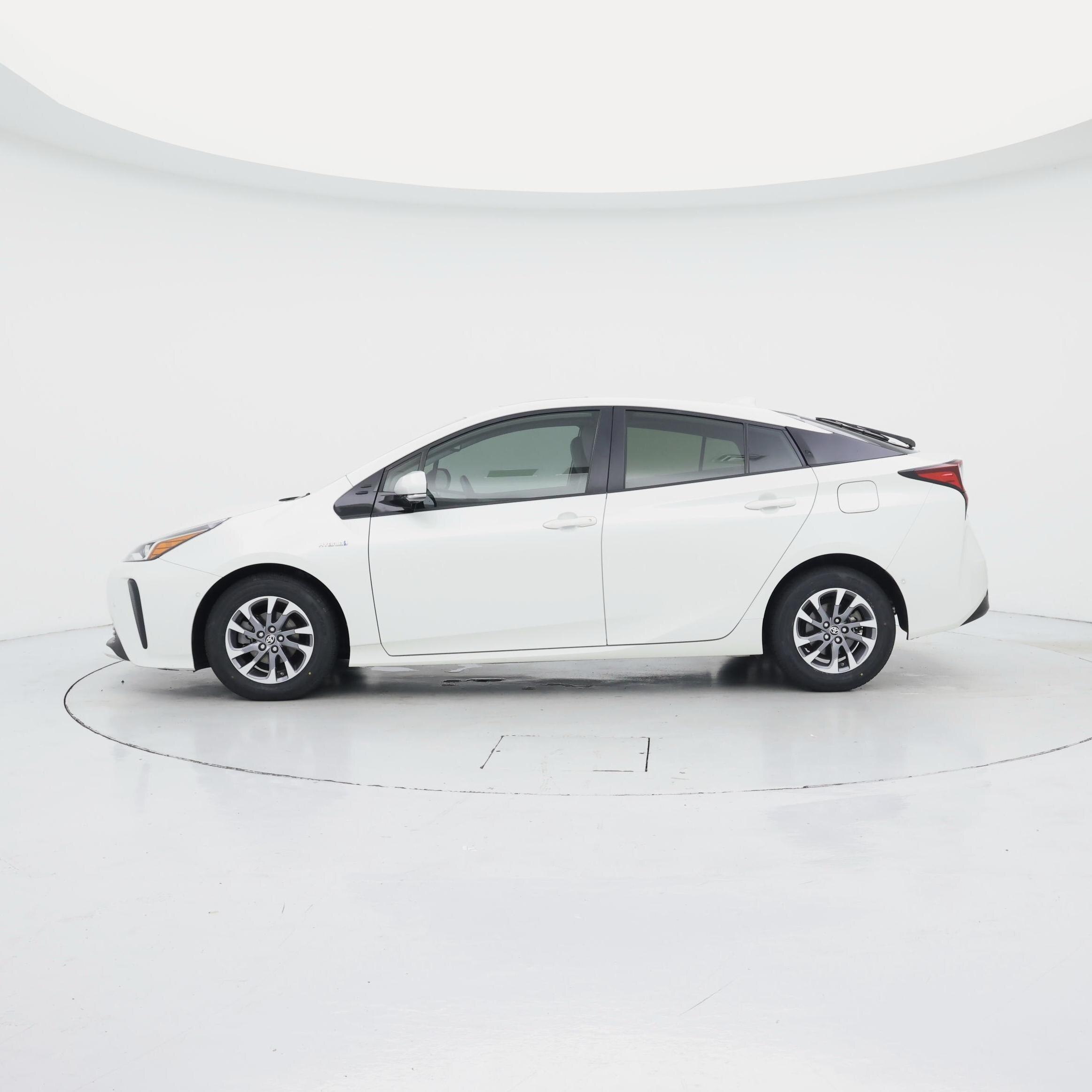 Thumbnail: 2020 Toyota Prius - 3