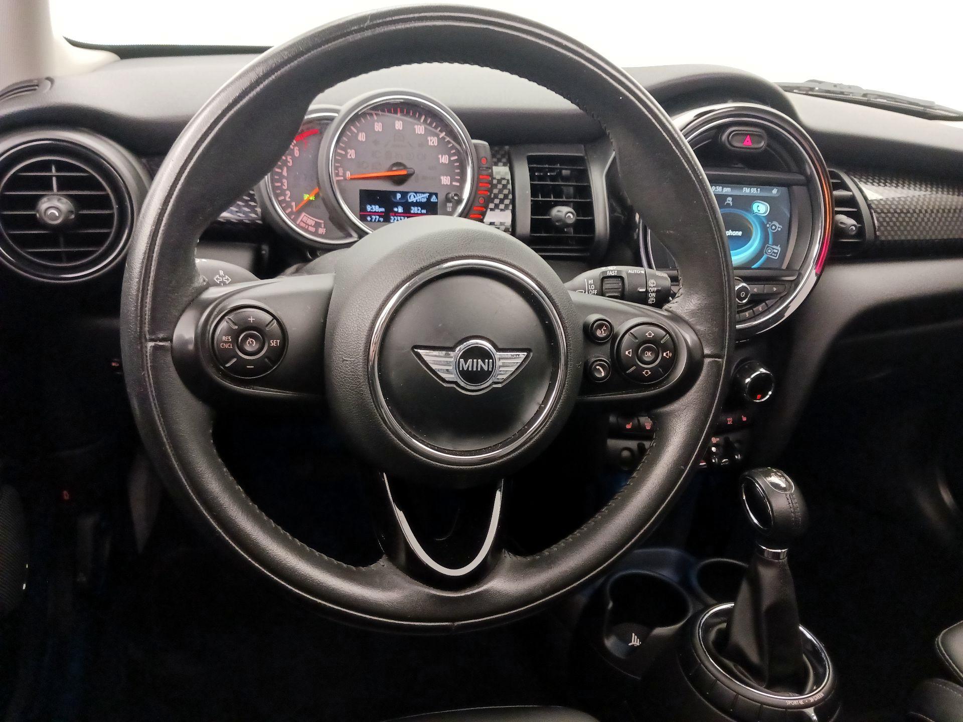 Thumbnail: 2017 MINI Cooper Hardtop - 10