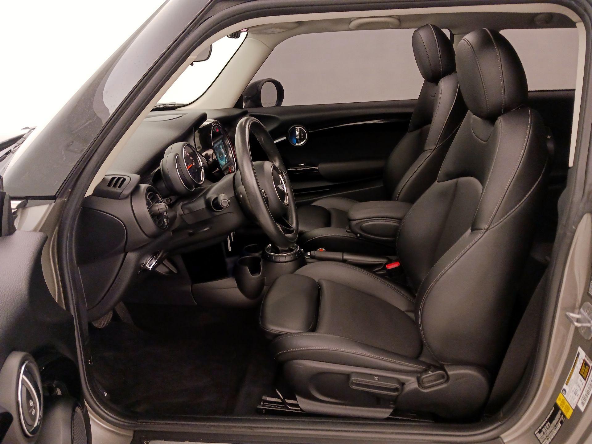 Thumbnail: 2017 MINI Cooper Hardtop - 11