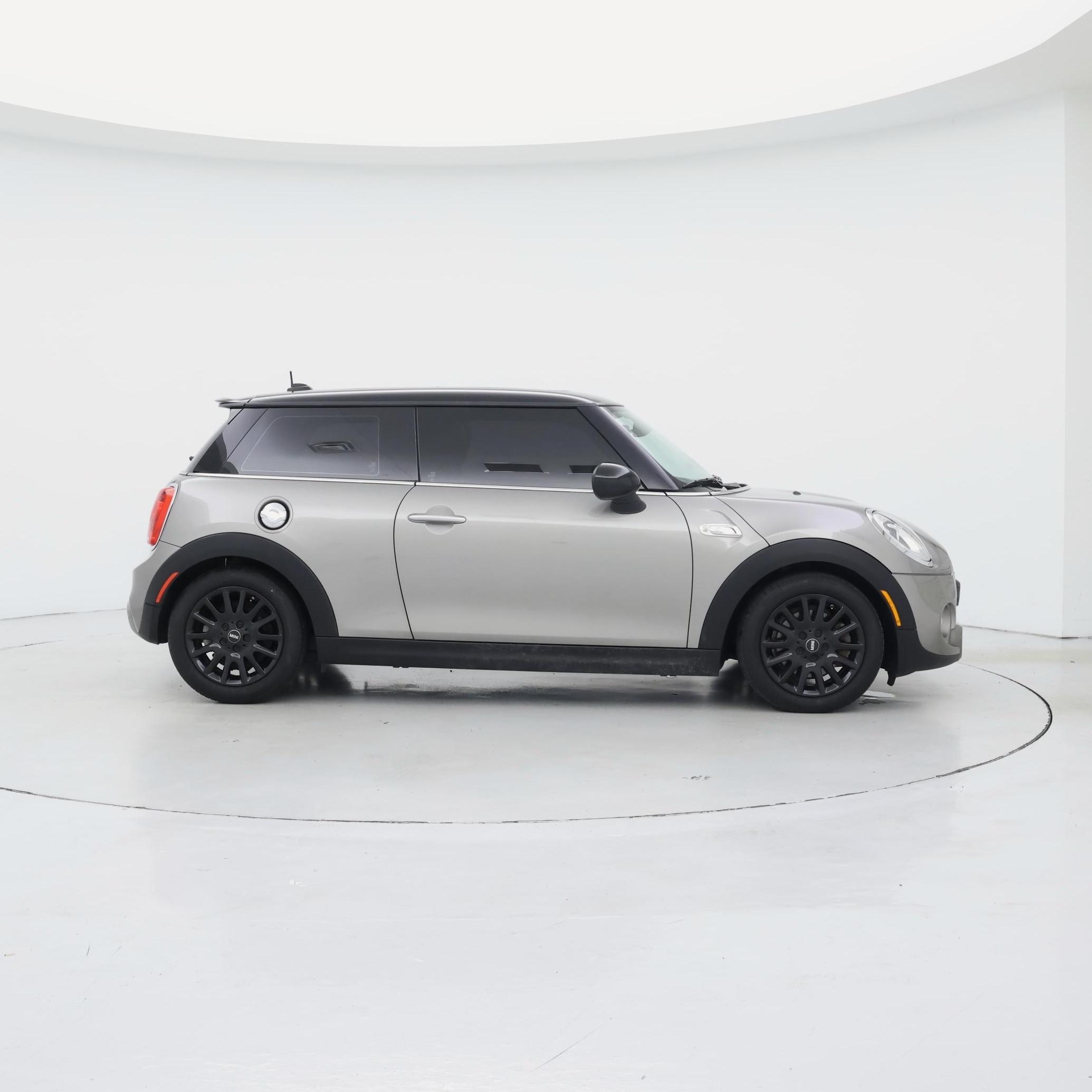 Thumbnail: 2017 MINI Cooper Hardtop - 7