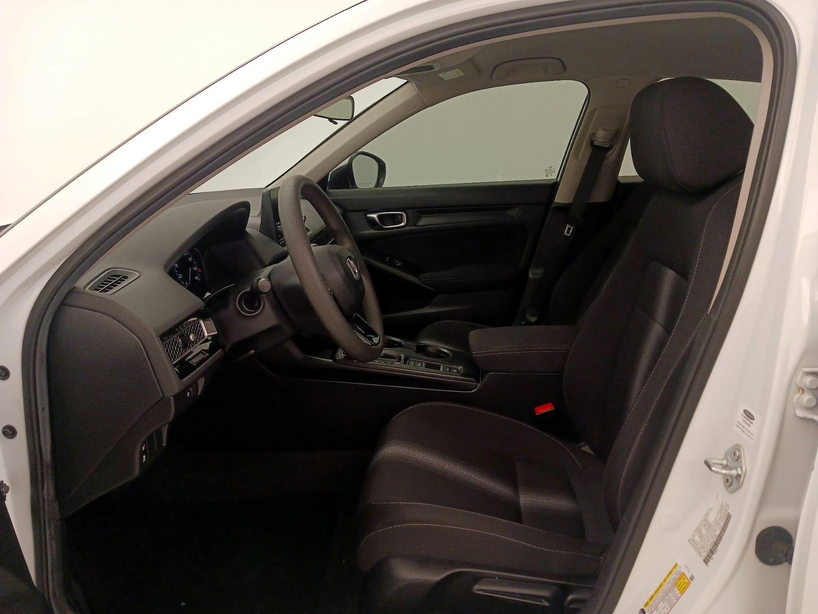 2024 Honda Civic Hatchback LX - Photo 12