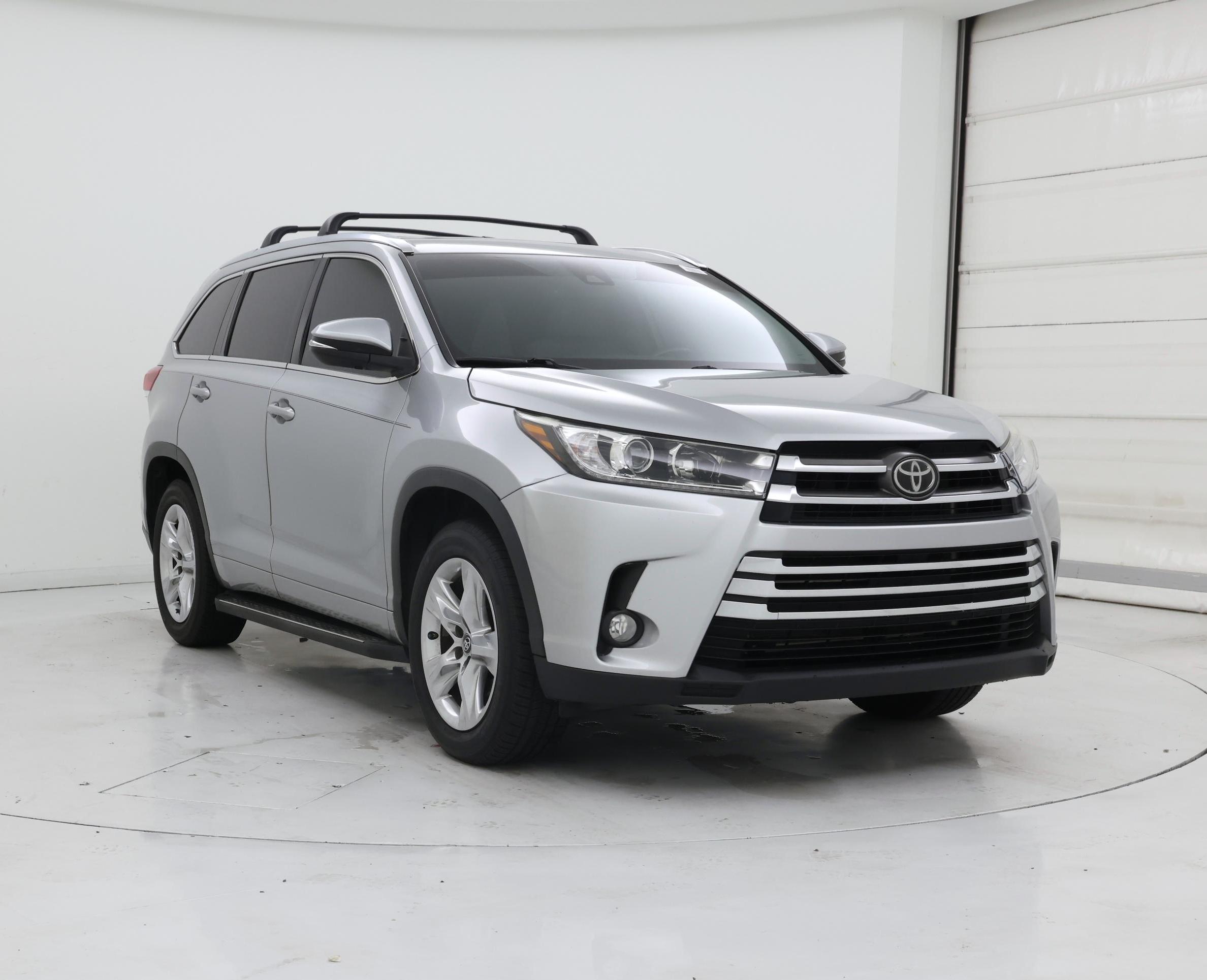 Silver 2018 Toyota Highlander SUV / Crossover Front-Wheel Drive Automatic