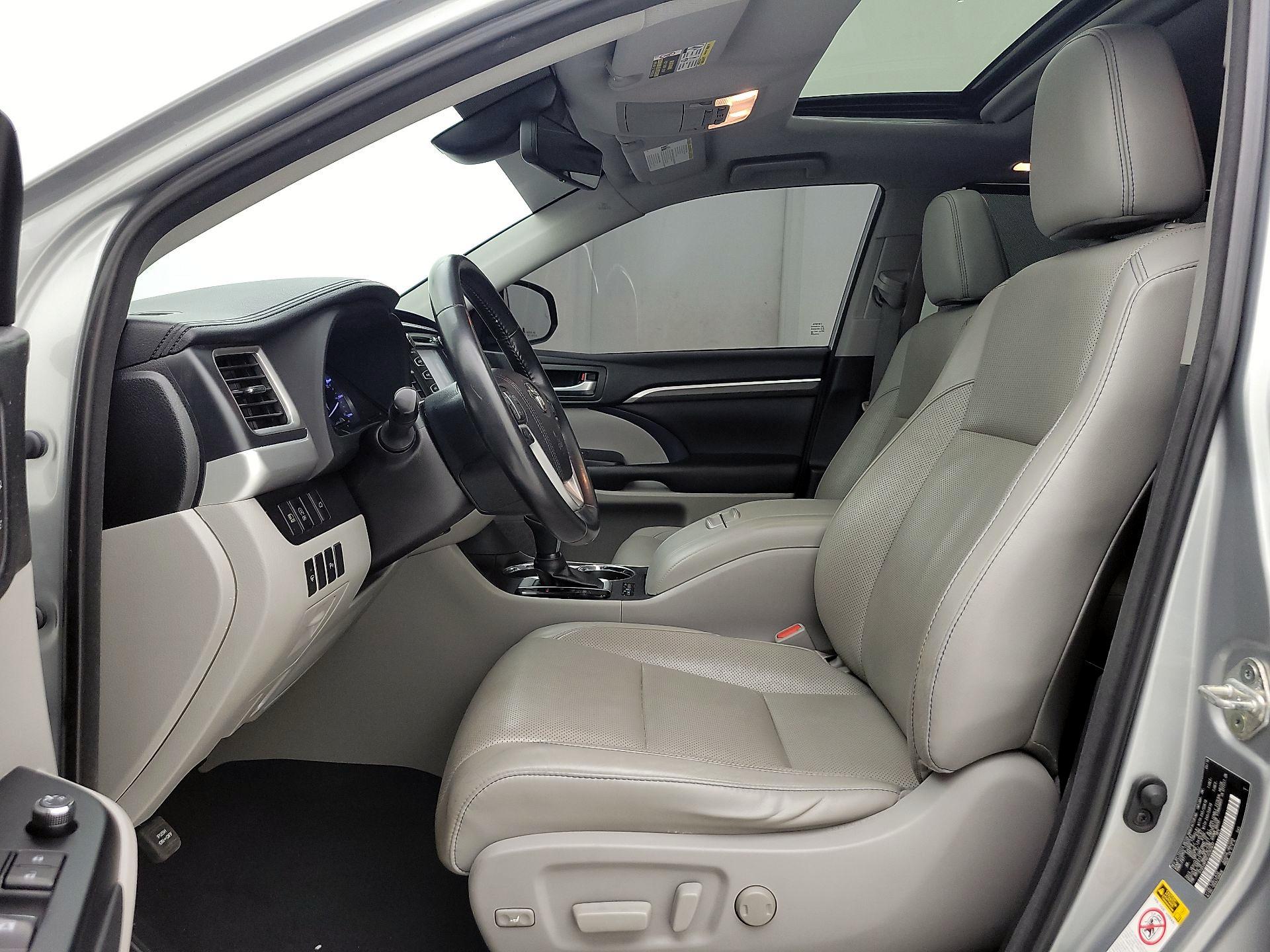 Thumbnail: 2018 Toyota Highlander - 11