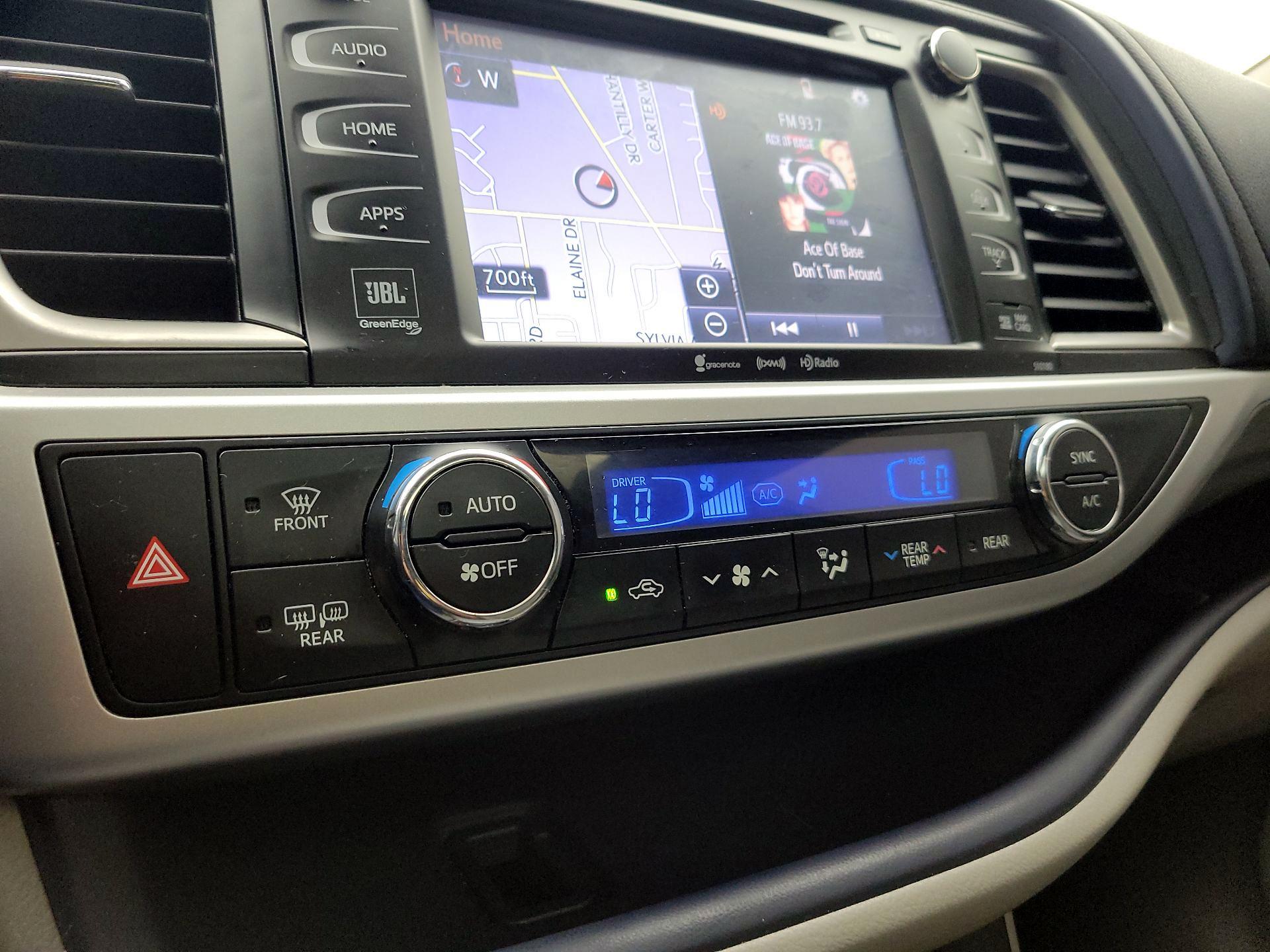 Thumbnail: 2018 Toyota Highlander - 17
