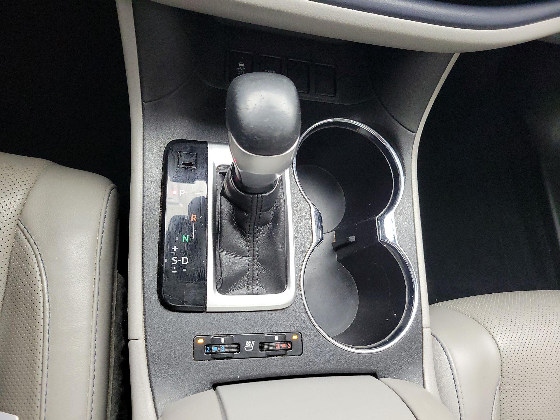 Thumbnail: 2018 Toyota Highlander - 18