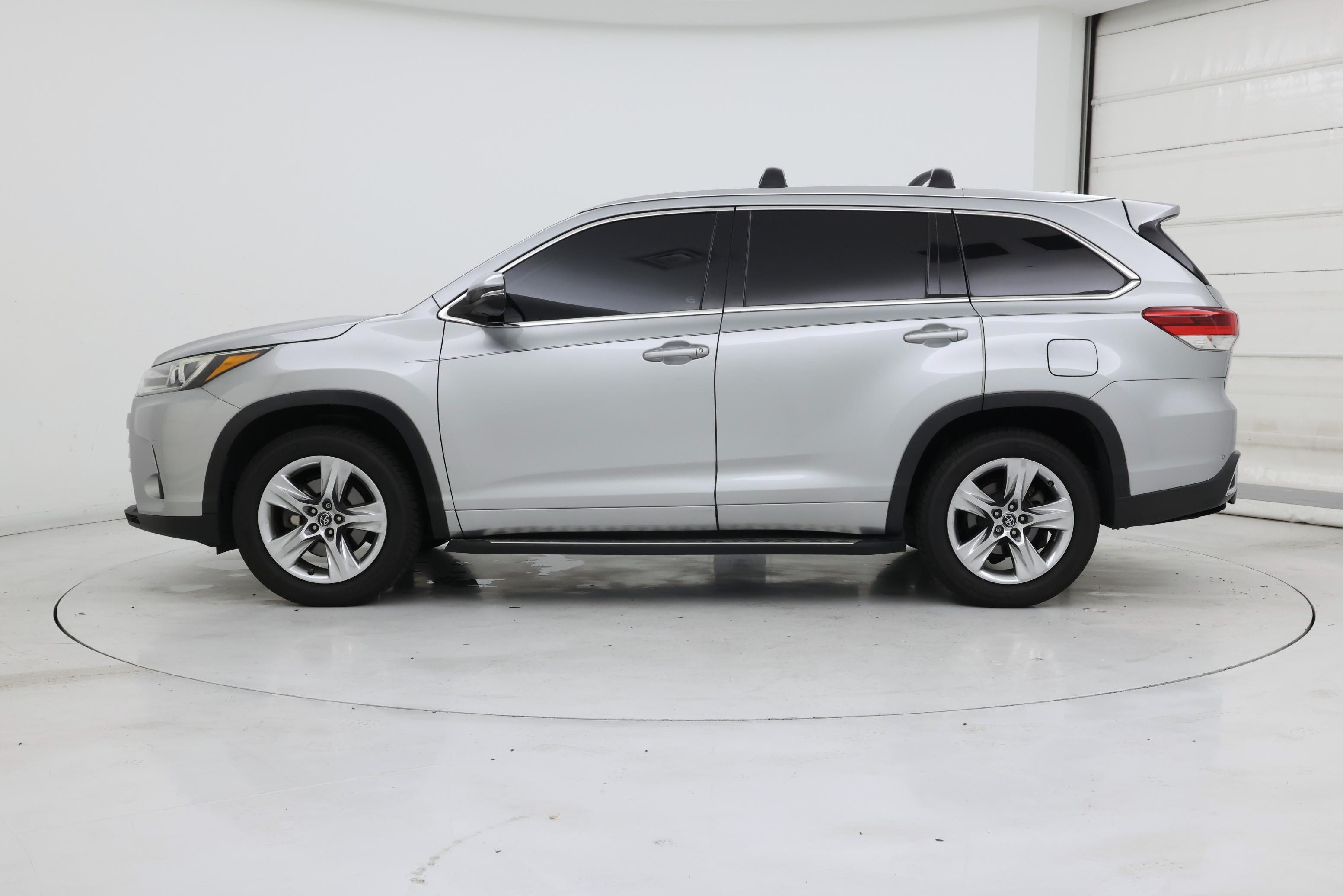 Thumbnail: 2018 Toyota Highlander - 3