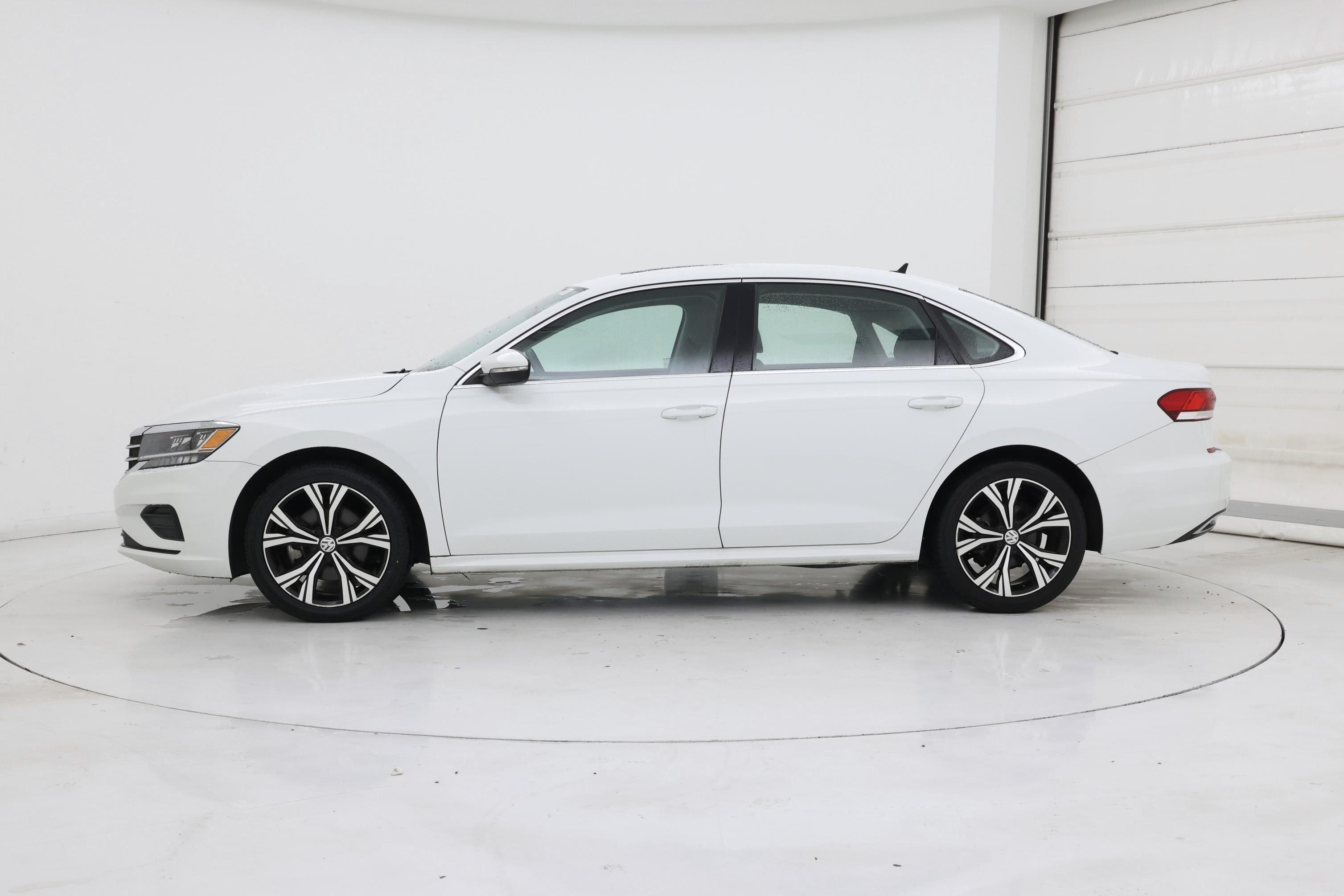 Thumbnail: 2022 Volkswagen Passat - 3
