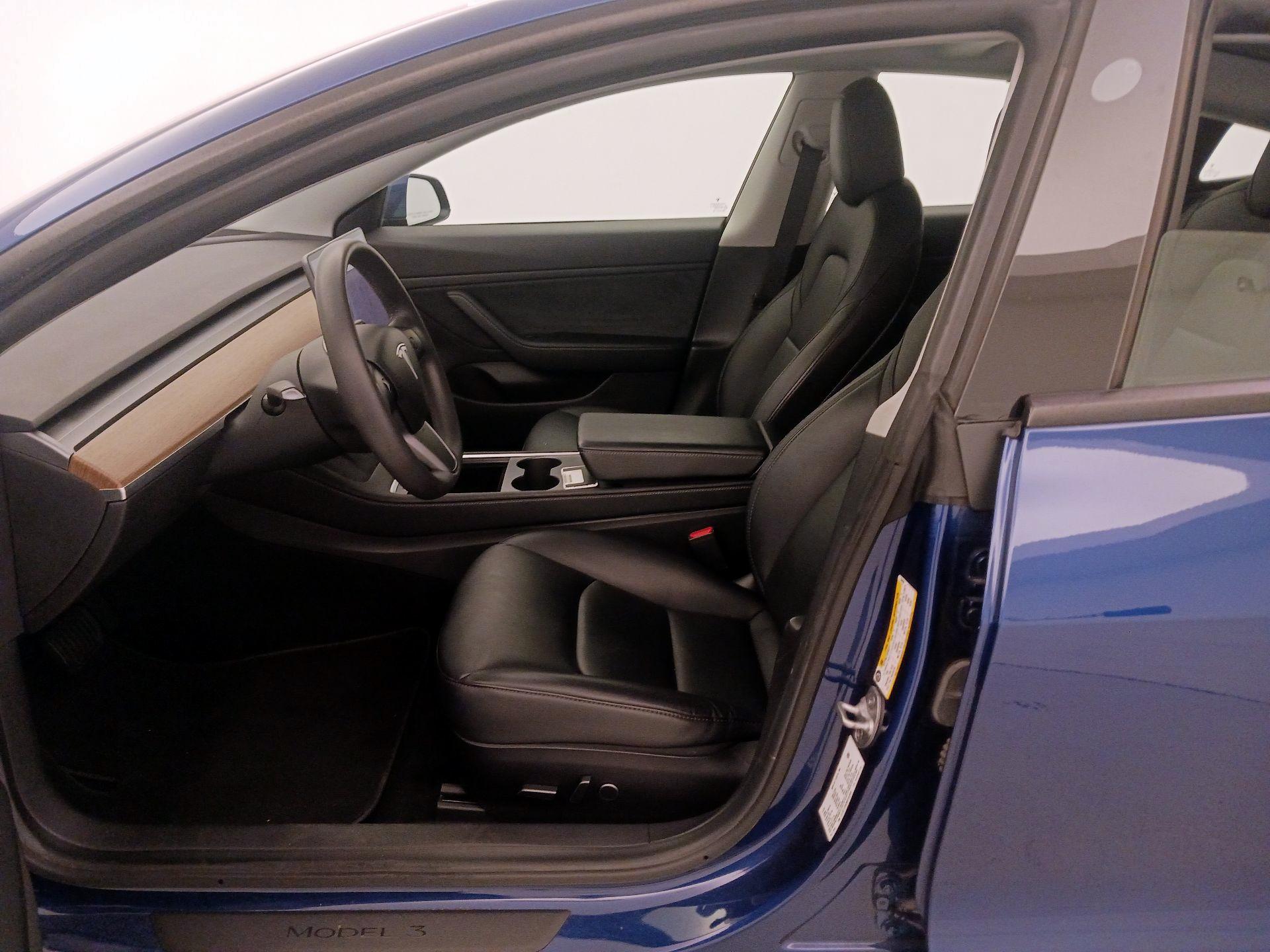 Thumbnail: 2021 Tesla Model 3 - 11
