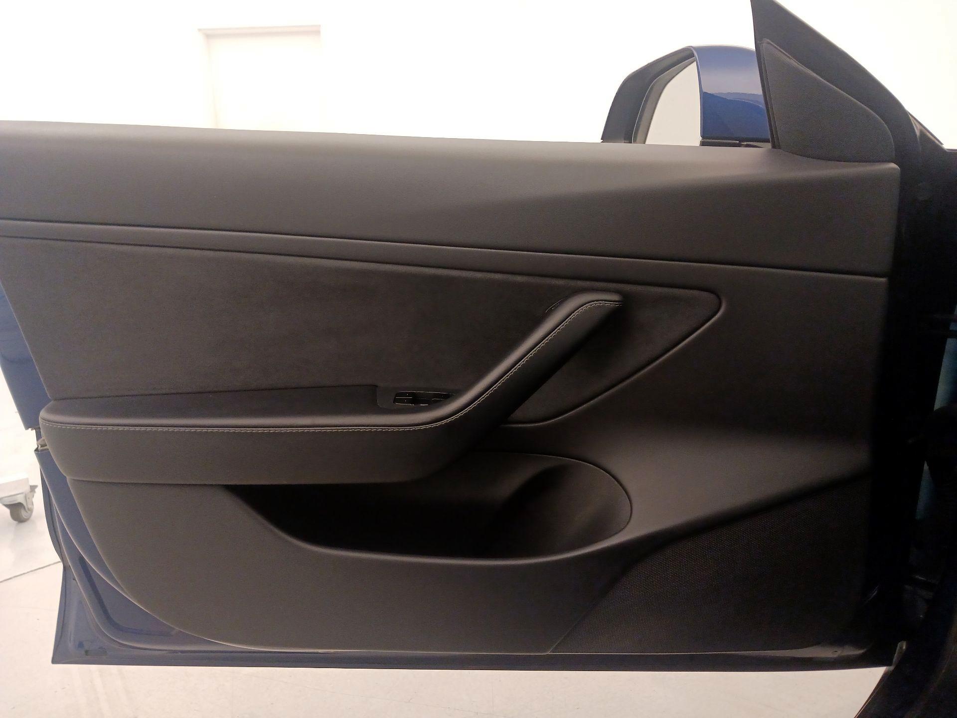 Thumbnail: 2021 Tesla Model 3 - 12