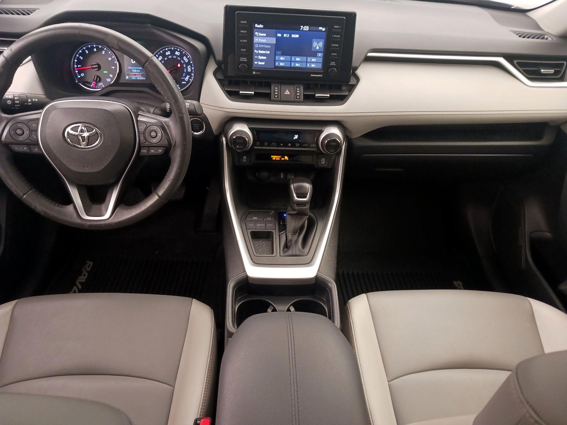 Thumbnail: 2020 Toyota RAV4 - 9
