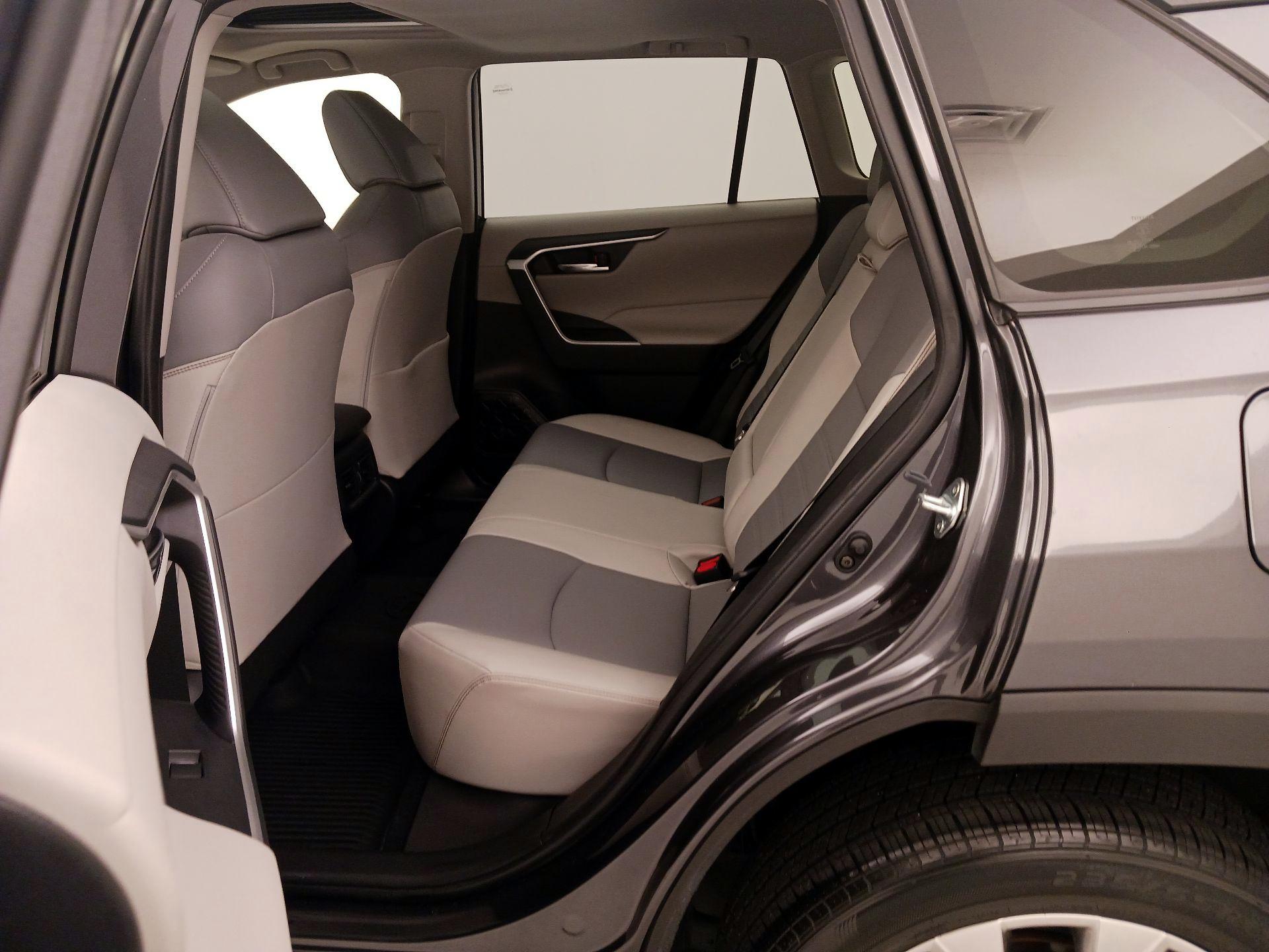 Thumbnail: 2020 Toyota RAV4 - 20