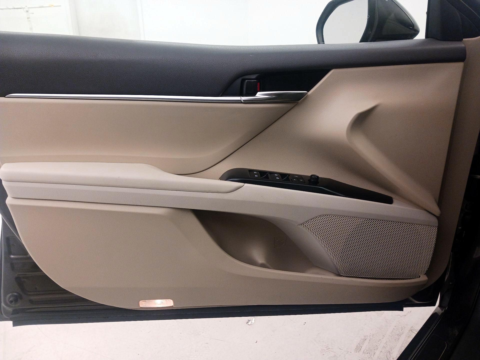 Thumbnail: 2019 Toyota Camry - 14