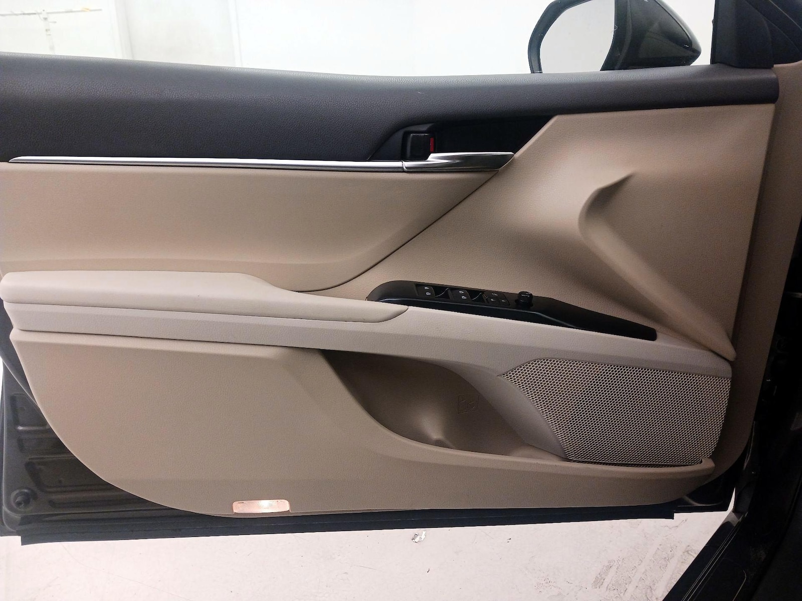 2019 Toyota Camry LE - Photo 15