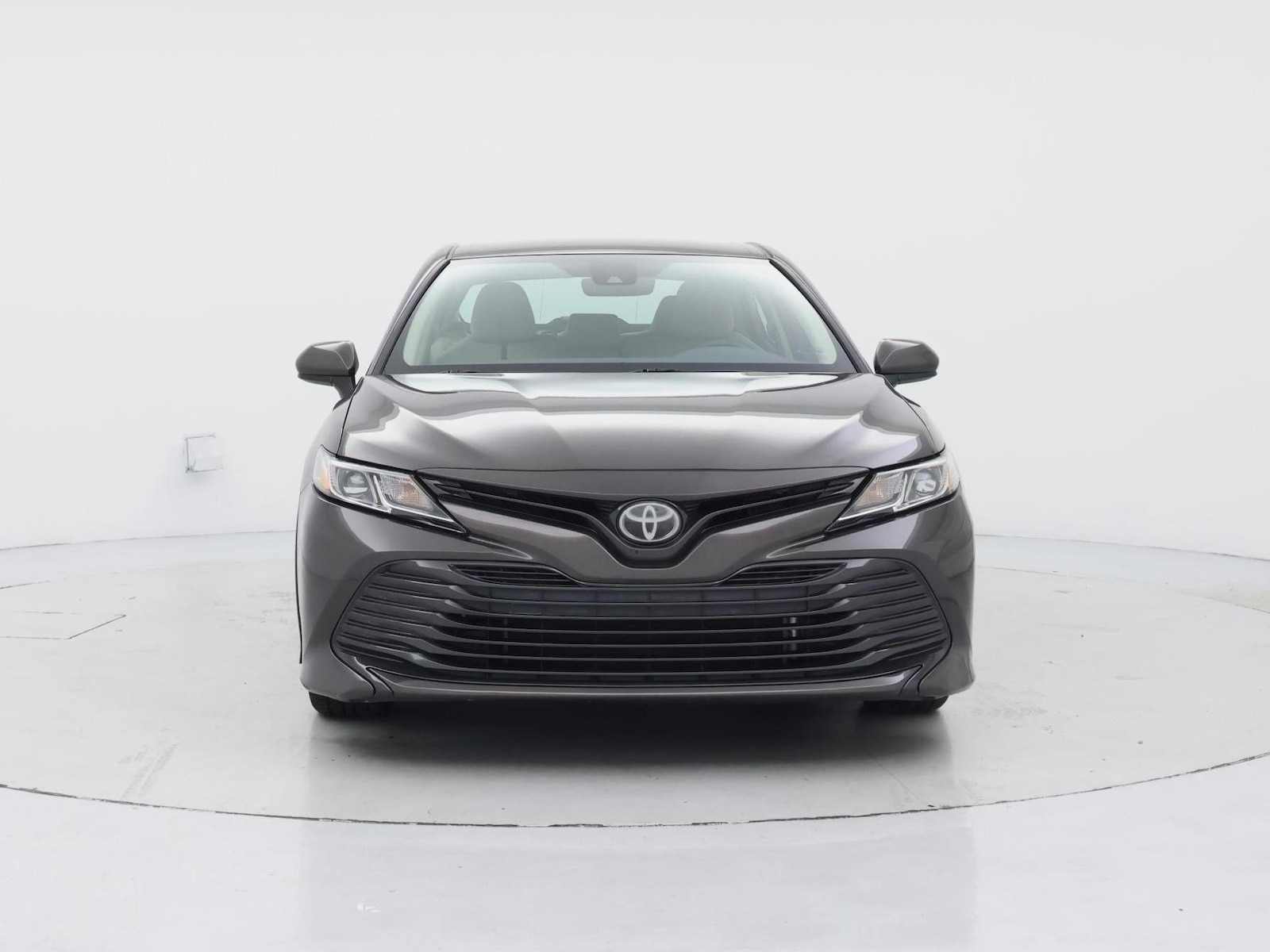 2019 Toyota Camry LE - Photo 6
