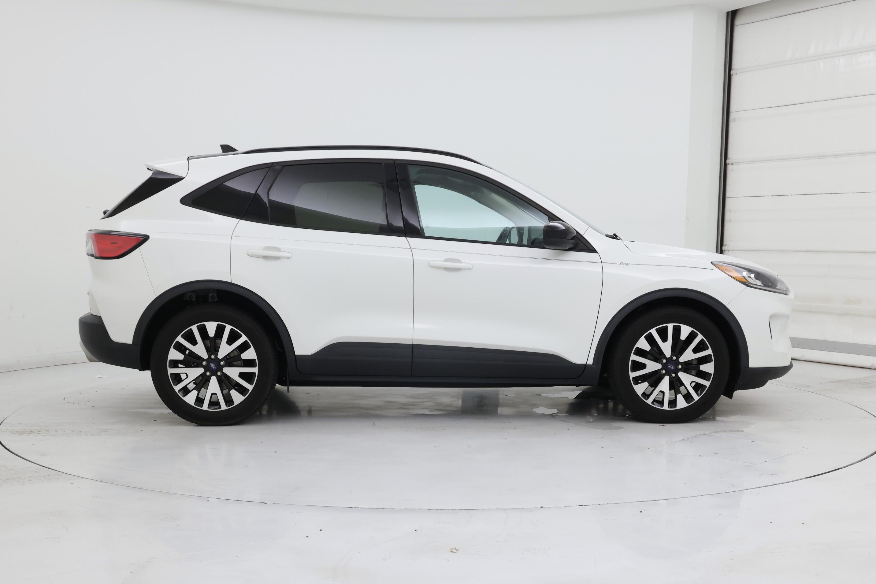 Thumbnail: 2020 Ford Escape - 7