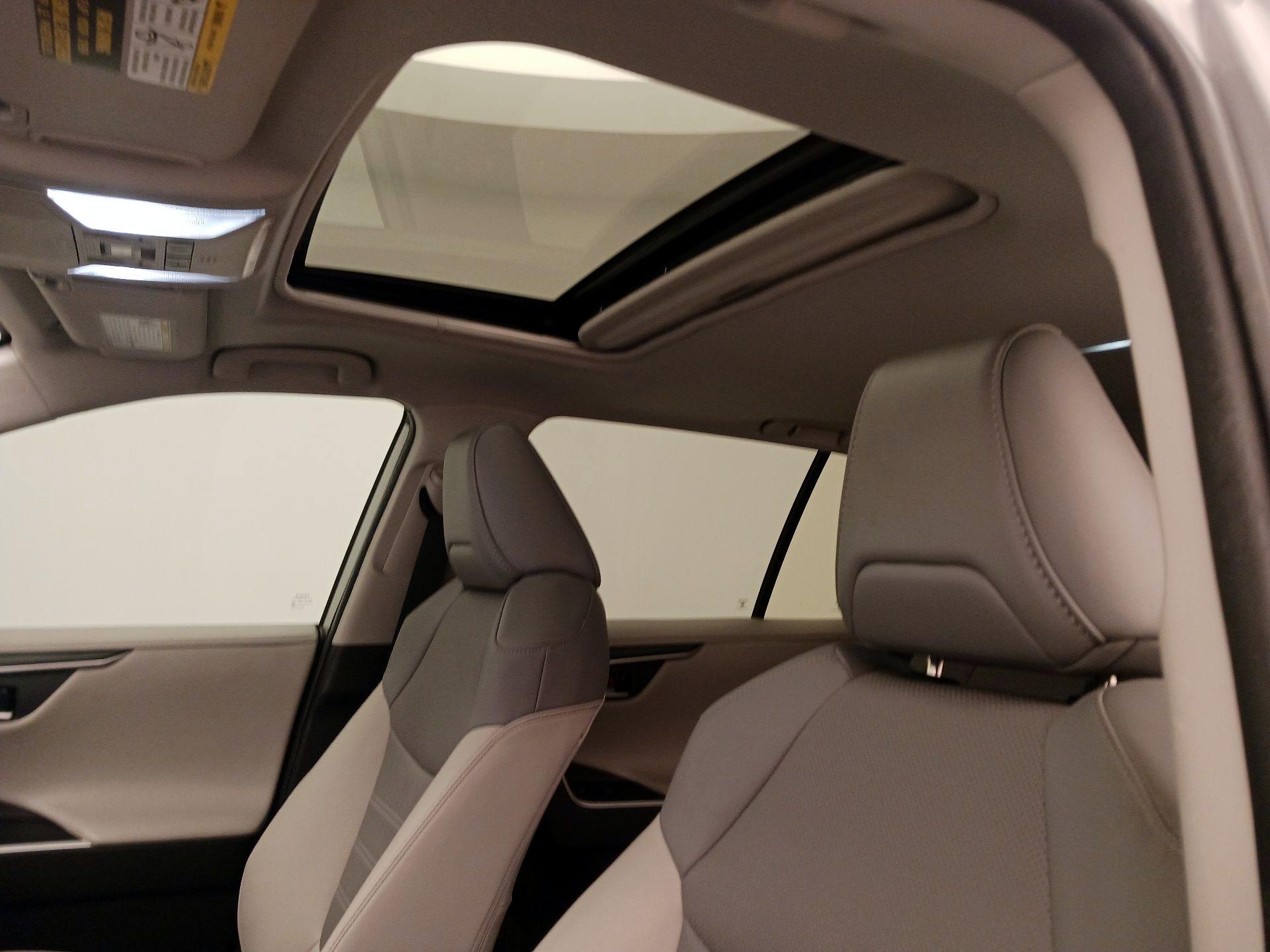 Thumbnail: 2020 Toyota RAV4 - 20