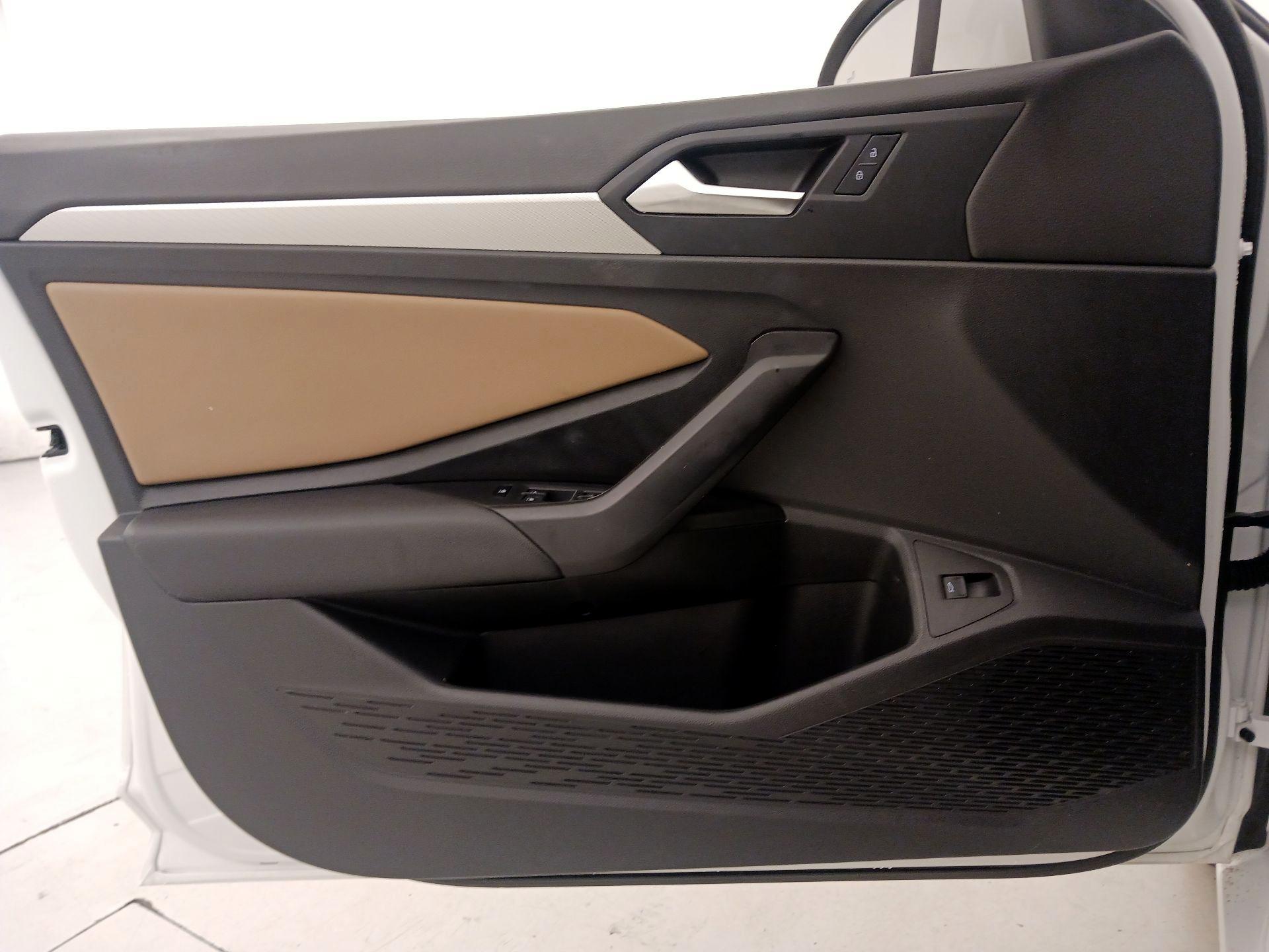 Thumbnail: 2020 Volkswagen Jetta - 12