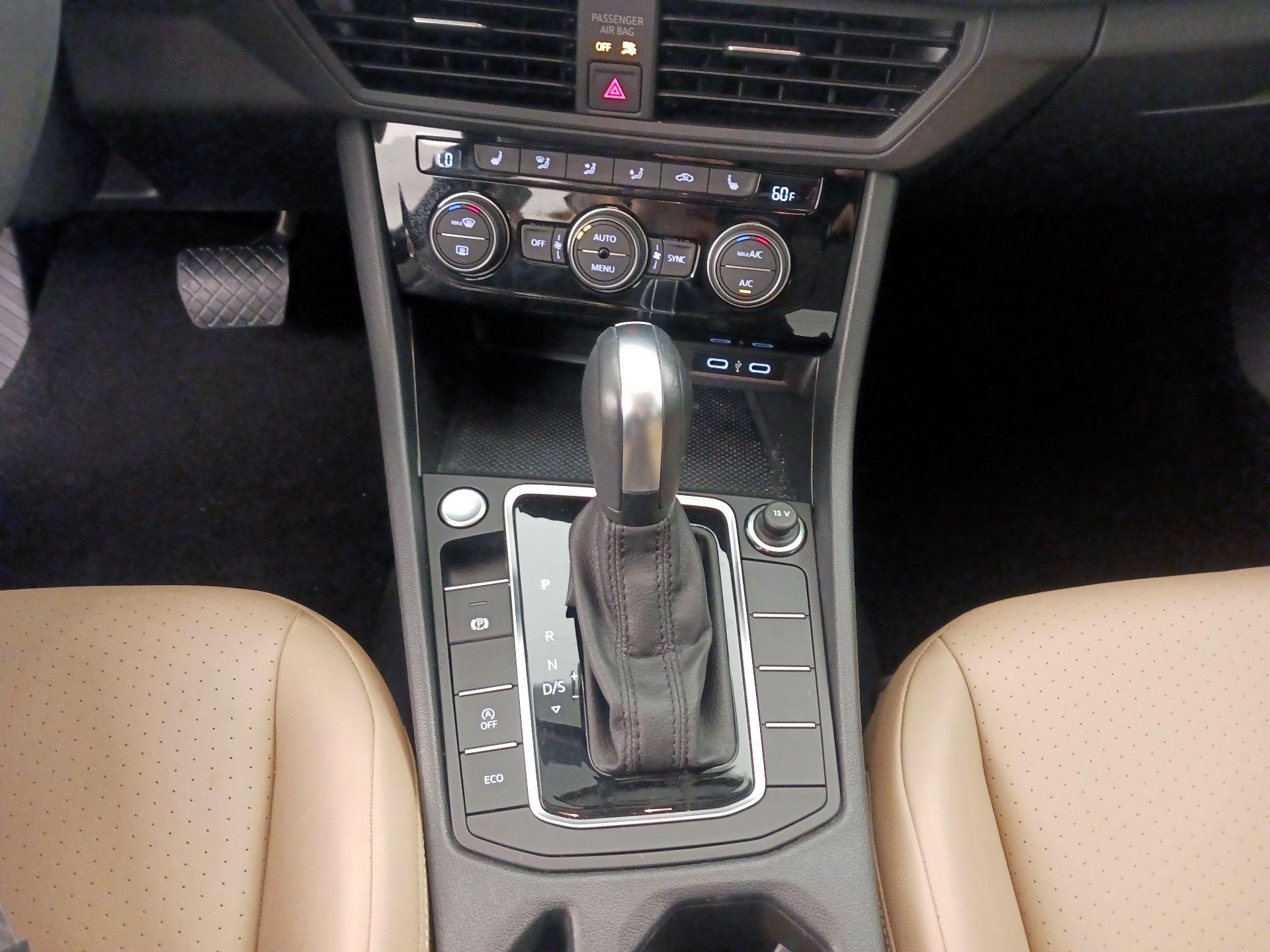 Thumbnail: 2020 Volkswagen Jetta - 17