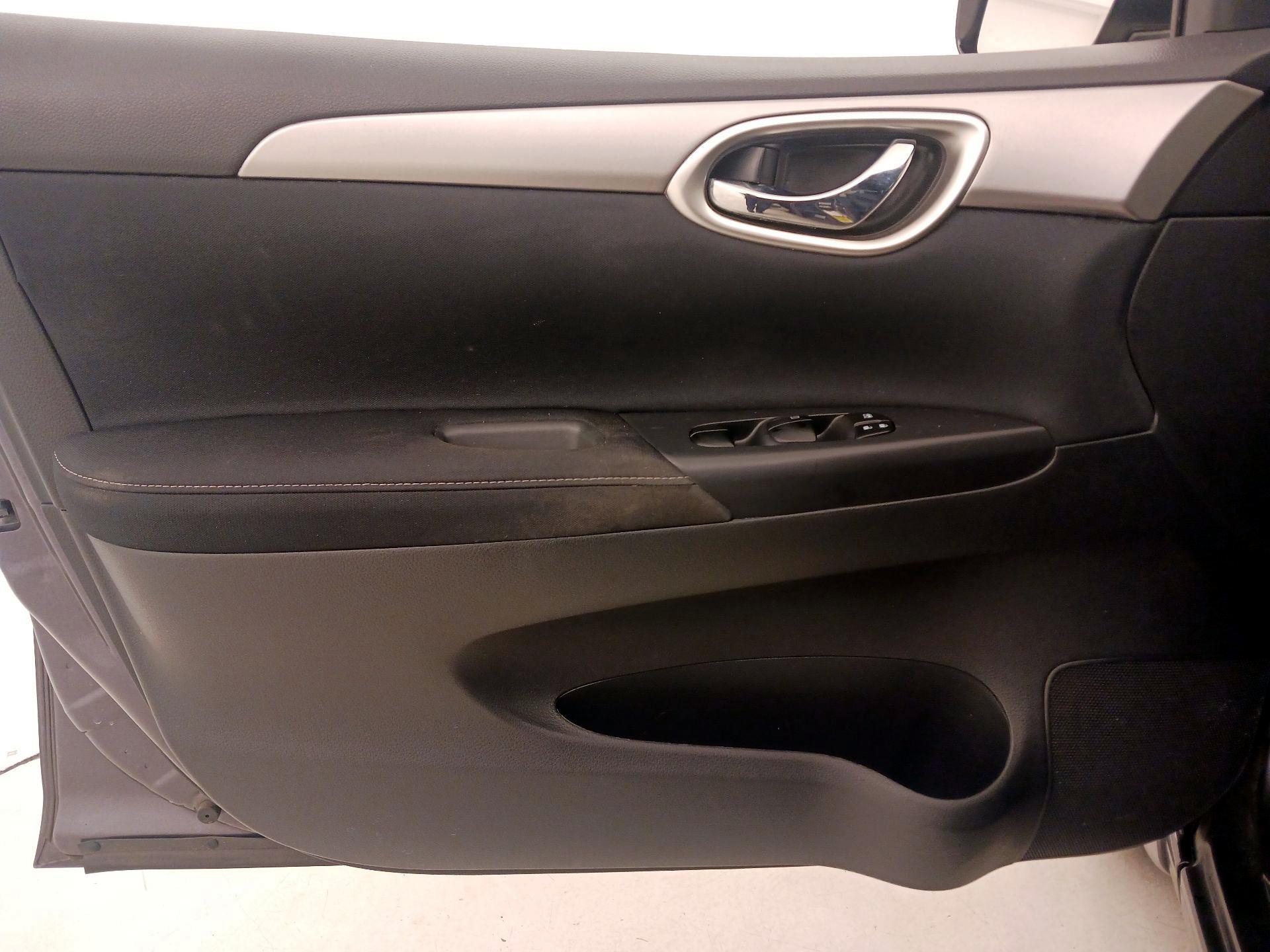 Thumbnail: 2014 Nissan Sentra - 12