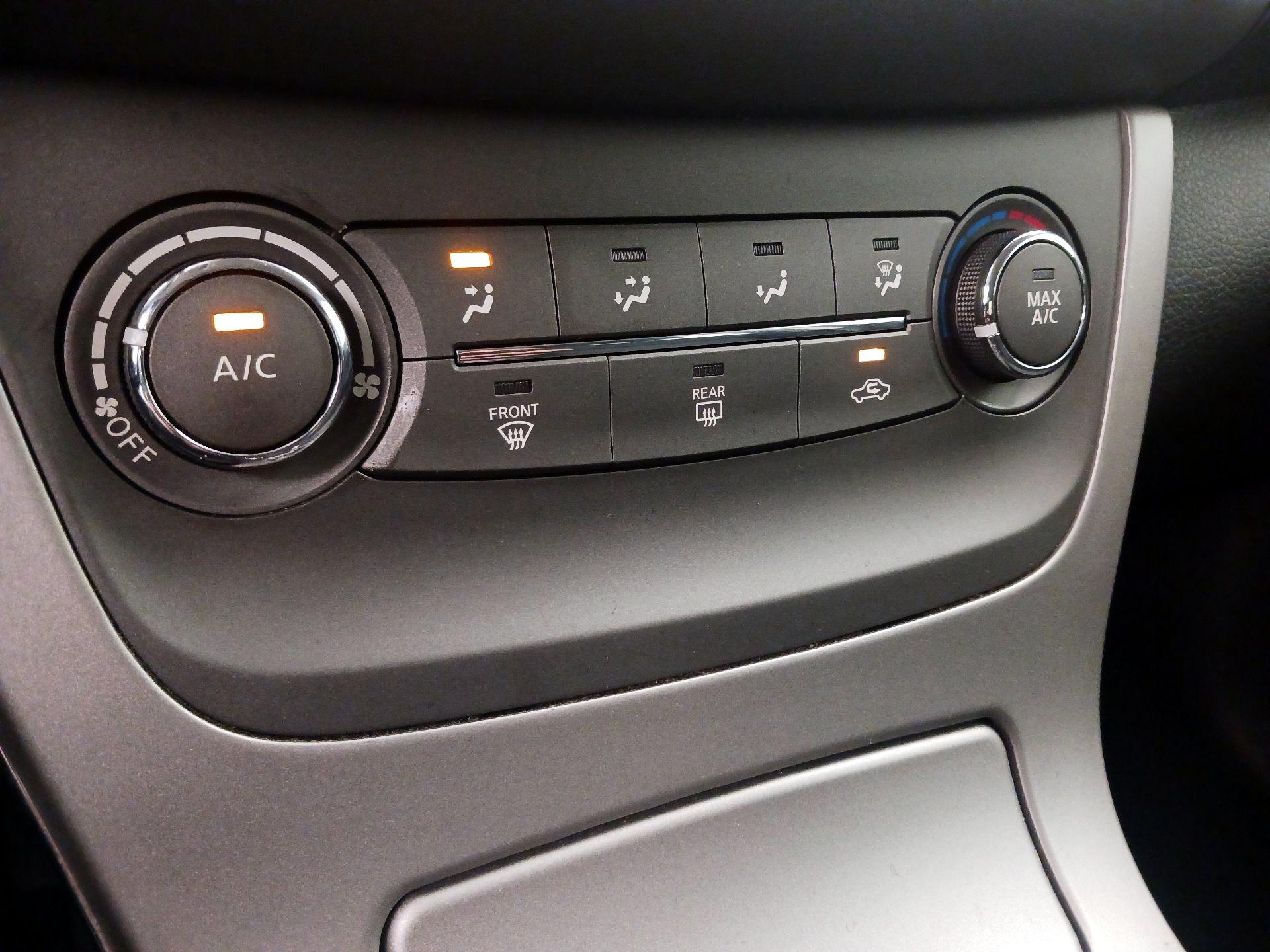Thumbnail: 2014 Nissan Sentra - 15