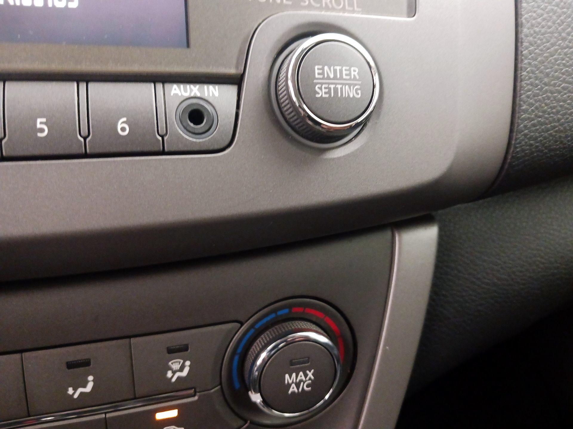 Thumbnail: 2014 Nissan Sentra - 17