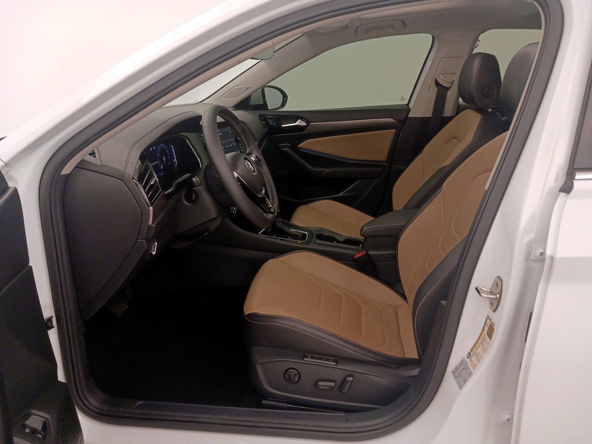 Thumbnail: 2021 Volkswagen Jetta - 11