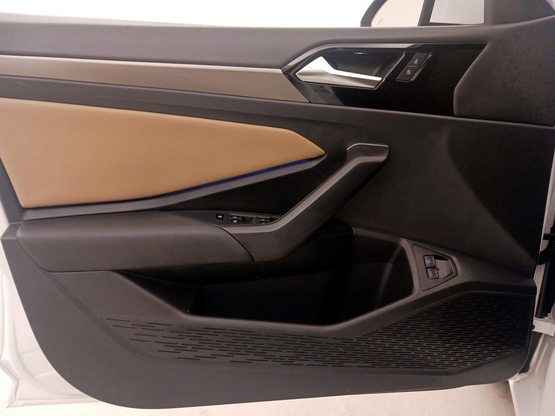 Thumbnail: 2021 Volkswagen Jetta - 12