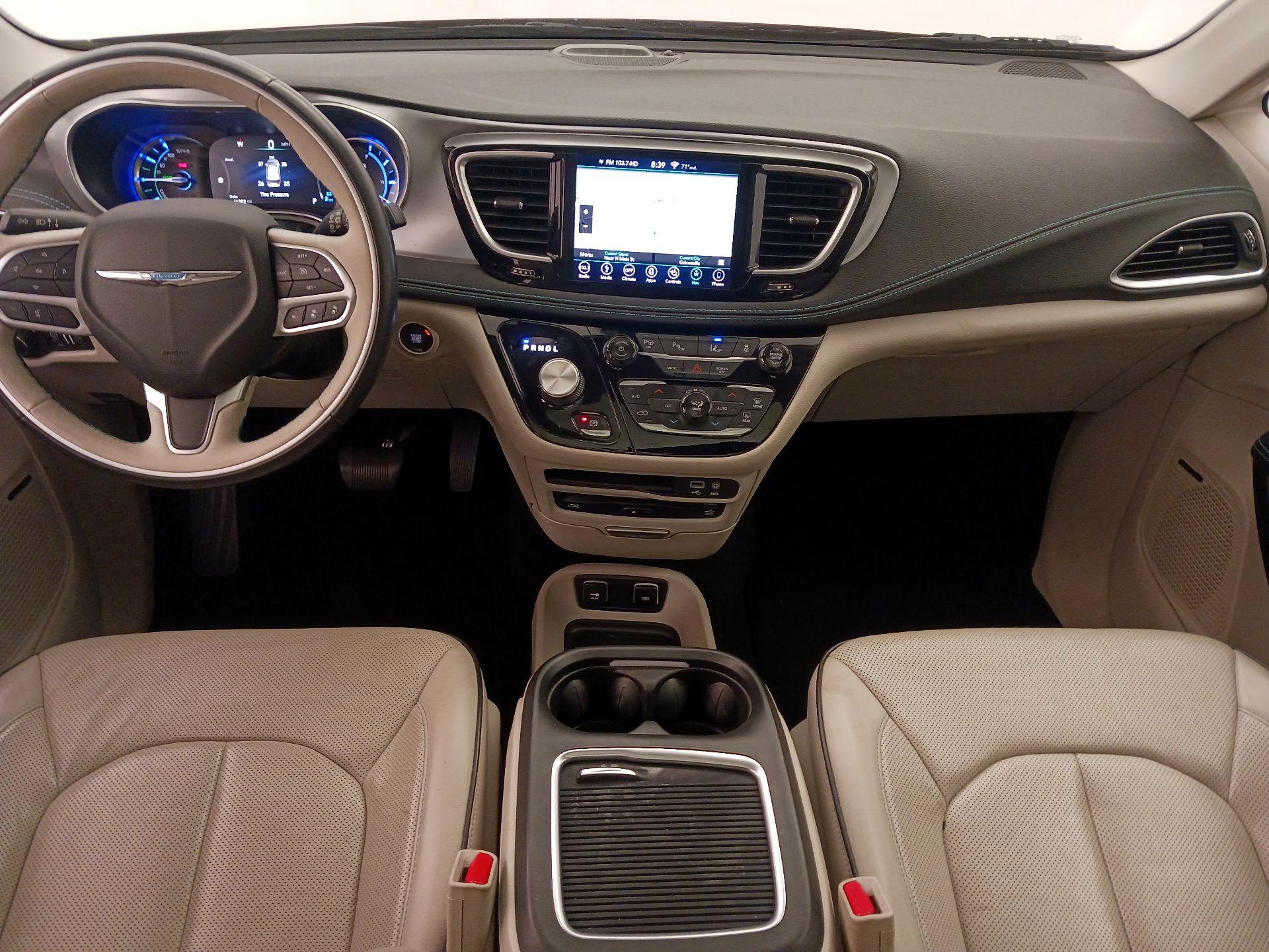 Thumbnail: 2018 Chrysler Pacifica - 9
