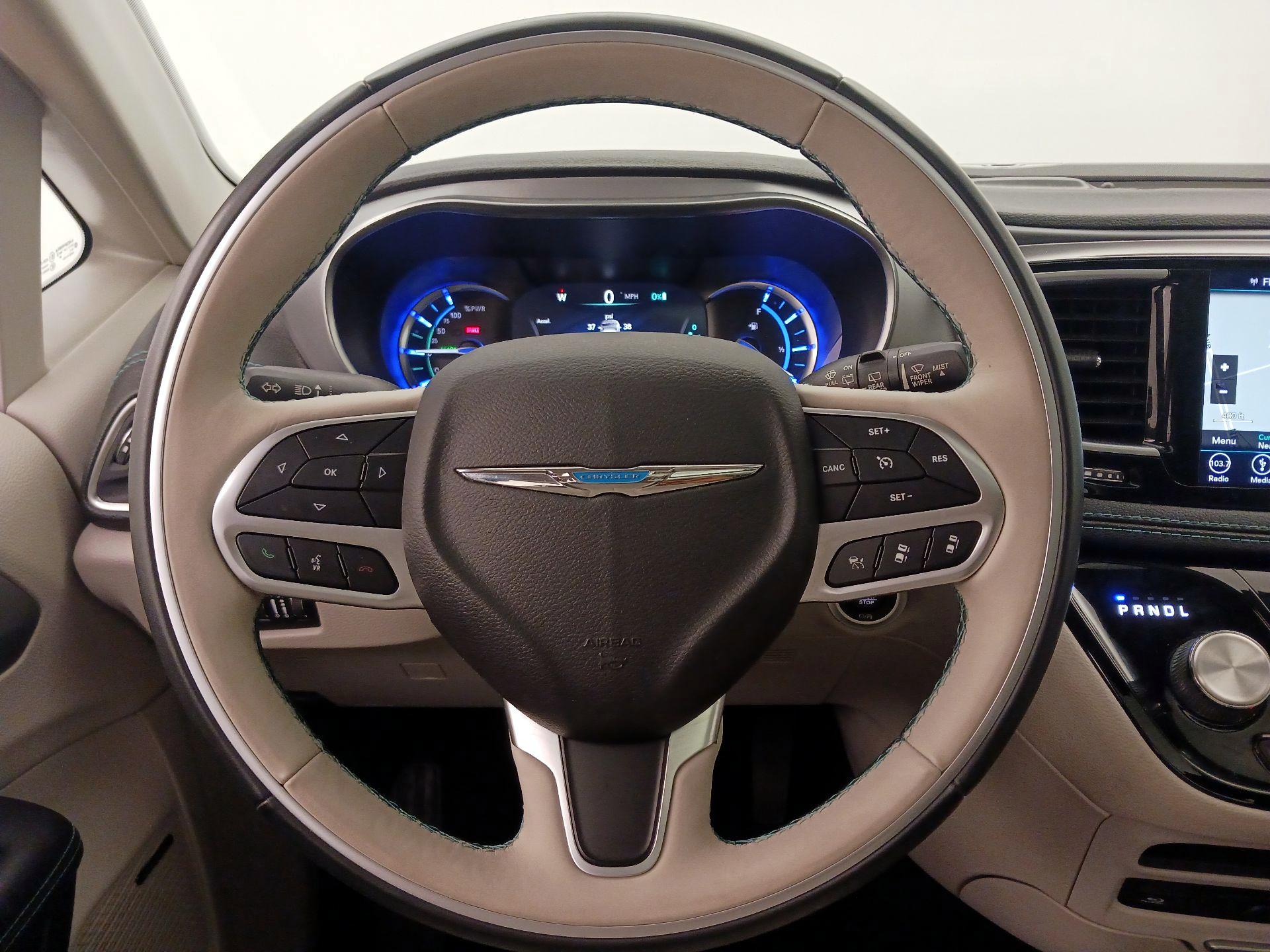 Thumbnail: 2018 Chrysler Pacifica - 10