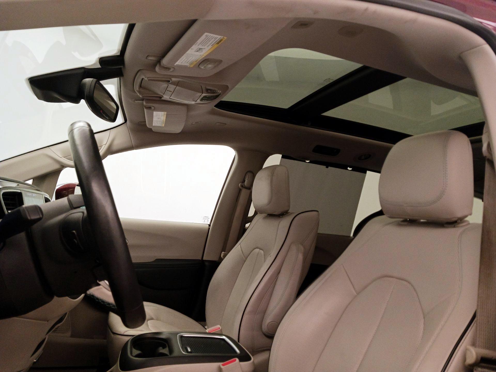 Thumbnail: 2018 Chrysler Pacifica - 19