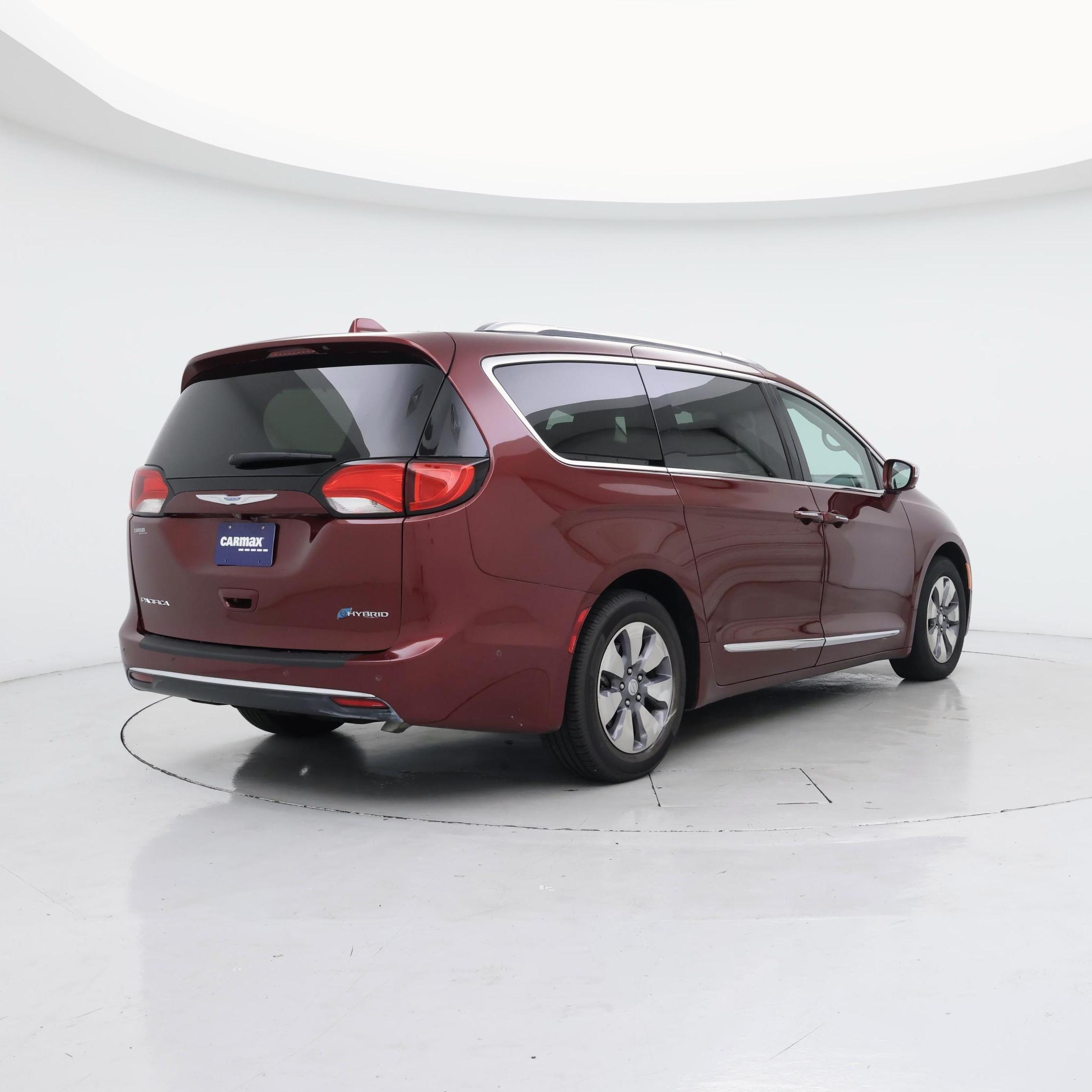 Thumbnail: 2018 Chrysler Pacifica - 8